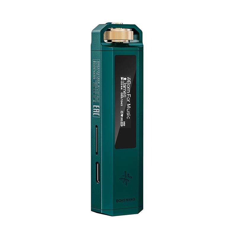 楽器種別：新品FiiO/新品 商品一覧＞＞レコーディング【5，000円〜20，000円】 商品一覧＞＞レコーダー・プレイヤー/プレイヤー/FiiO 商品一覧＞＞パワーレックは、専門スタッフに気軽に相談できる渋谷発のDTM・レコーディング機材専門フロアです。FiiO Snowsky ECHO NANO Green (グリーン)(フィーオ)(ポータブルオーディオプレイヤー)(ハイレゾ)(ロスレス)(ガジェットプレイヤー)(DAC)(microSD対応)(FIO-SSENANO-GR)商品説明【製品の特長】★削ぎ落とすほど音楽が近くなる、いちばん小さな新定番。懐かしくて新しい、身につけるミニマルオーディオプレーヤーFIIOのサブブランド「Snowsky」から、ポータブルハイレゾ・ロスレスプレーヤー ECHO NANOが登場。かつてのMP3プレーヤーを思わせるデザインが特長です。6000系アルミマグネシウム合金をCNC精密加工した筐体は程よい重量感を備え、本体上部の金属ノブは、使用頻度の高い操作を片手だけでこなせるコントロールキー。触れているだけで心が躍ります。極小の筐体に独立DACチップ「CS43131」を搭載し、DSD256やPCM最大24bit/192kHzのハイレゾ音源に対応。0.91インチOLEDディスプレイ、最大256GBのmicroSDカード拡張に加え、リモコン付有線イヤホン操作、スマートホン接続でドングルDACとして使えるUSB DAC機能まで凝縮しました。ミニマルなデザインだからこそ際立つ、全6色のカラーバリエーション。Hi-Res Audio認証を取得。わずか約33.5gの小型ボディが、本格的なHi-Fi体験を叶えます。●指先で感じる精度に、気付けば触れている。聴くほどに愛着が深まるガジェットプレーヤー懐かしいデザインと、人生を共に紡いできた楽曲。親しんだ名曲の記憶が、最新のプレーヤーで新たに塗り替えられていく。音楽再生を専用プレーヤーに委ねれば、通知やバッテリー残量から解放され、推しのアーティストや作品と2人だけの時間に浸れます。毎日に、そんな贅沢を。●持ち歩きに特化したミニマルデザイン。どこへでも収まり、取り付けられる金属筐体あの頃夢中になったMP3プレーヤーの外観を再現した、個性的な一台。筐体には6000系アルミマグネシウム合金を採用し、CNC精密加工で上質かつ傷に強い仕上がりに。付属のクリップ付透明ケースで、どこにでも取り付けてオールシーズン気軽に持ち歩けます。●軽快なダイヤルと物理ボタンで思いのままに。指に馴染むガジェットプレーヤー本体上部に金属製の多機能ダイヤルを搭載。片手で音量調整、電源オン／オフ、画面の点灯／消灯を操作でき、ポケットに入れたままのブラインド操作も可能です。サイド面の物理ボタンで再生／一時停止、曲送り／曲戻しも思いのままです。●省電力で見やすい、OLEDディスプレイ0.91インチの自発光OLEDディスプレイを採用。曲名やアーティスト、フォルダ階層など、操作に必要な基本情報をくっきりと表示します。低消費電力で再生時間の延長にも貢献します。●独立DACチップ「CS43131」と専用オーディオクロック制御による、最新設計のHi-Fiサウンドこだわりはデザインだけではありません。小さな筐体に、独立DACチップ シーラス・ロジック社「CS43131」と専用設計のオーディオグレード クロック制御回路を搭載。FIIOが多くのハイレゾDAPで培ったノウハウを投入したHi-Fi音質を、心ゆくまで堪能できます。●スマートホンのストリーミングもより高音質で楽しめる、小型ドングルDAC機能USB Type-Cケーブルでスマートホンやタブレット、PCと接続すれば、高性能な外付ドングルDACに早変わり。ECHO NANO内部のオーディオ専用チップによる高精度なデコードで、音源の解像度を高めます。UAC対応※・プラグ＆プレイで手軽に使用できます。※PCM 16bit/48kHz対応。※UAC機能使用時は本体充電をオフにでき、スマートホンの電池消費を気にせず使えます。●楽曲コレクションを思う存分持ち歩ける、microSDカードスロットを装備最大256GBのmicroSDカードに対応。数千曲のロスレス音楽を収め、高品質なライブラリを持ち出せます。外出先でも数枚のmicroSDカードを簡単に挿し替えられます。●リモコン付イヤホン対応で、さらに快適3.5mm/4極プラグの有線イヤホンのリモコン操作に対応。本体を取り出さずに、クリック操作で再生／一時停止、曲送り／曲戻しが可能です。※CTIA規格・リモコンプロトコル対応イヤホンが必要です。●クリップ付透明ケースを付属、自由なポータビリティ個性的な本体デザインをそのまま見せる専用透明ケースを標準同梱。持ち歩きに便利なクリップ機能を備えています。●Hi-Res Audio認証取得、高忠実サウンドオーディオグレードの独立水晶発振器を搭載し、正確な音像定位と明瞭なサウンドを実現。Hi-Res Audio認証を取得し、音楽を細部まで忠実に再現します。【製品の仕様】●ディスプレイ0.91インチ OLEDカラーディスプレイ●DACチップCS43131●外部ストレージmicroSDカード 最大256GB●再生対応フォーマットDSD／WAV／FLAC／APE／MP3／M4A／OGG●対応サンプリングレートDSD：DSD64／128／256　WAV・FLAC・APE：最大24bit/192kHz●USB DAC機能 対応サンプリングレートPCM 16bit/48kHz●出力端子3.5mmシングルエンド●リモコン付有線イヤホン操作対応（3.5mm/4極プラグ/CTIA準拠）●出力L+R=120mW+120mW（32Ω、THD+N1%）●S/N比=127dB（32Ω、A特性）●THD+N0.00%●ノイズフロア0.7μV●EQ設定Retro/Bass/Heavy/Pop/Jazz/Unique/User EQ/OFF●フィルター設定Fast Roll-off-Minimum Phase/Fast Roll-off-Linear Phase/Slow Roll-off-Minimum Phase/Slow Roll-off-Linear Phase/NOS●ゲインHIGH/LOW●チャンネルバランスL/R 各12ステップ●USB DAC機能UAC対応●バッテリー持続時間約7時間●本体サイズ約81×20×11mm（H×W×D）●質量約33.5g●付属品クリップ付透明ケース／USBケーブル(Type-A to C)イケベカテゴリ_レコーディング_レコーダー・プレイヤー_プレイヤー_FiiO_新品 SW_FiiO_新品 JAN:4562314022407 登録日:2026/08/06 フィーオ