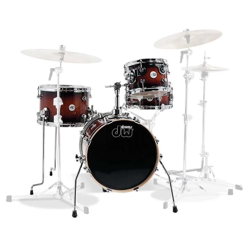 楽器種別：新品dw/新品 商品一覧＞＞ドラム【195，000円〜370，000円】 商品一覧＞＞ドラムセット/dw 商品一覧＞＞安心してお買い物頂けるよう、スネアもシンバルも丁寧梱包でお届けします！dw DDLG1604TB [Design Mini Pro 4-Piece Kit / 16 inch BD / Tobacco Burst]商品説明「デザイン・シリーズ(R)」は、温かみのある力強い響きと豊かな共鳴を生み出す、100%北米産メープル材のシェルを採用しています。DW Design Series(R)は、DWの基準を引き上げ、これまで以上に多くのドラマーにカスタムスタイルのドラムを届けてきました。このDesign Series(R) Mini Proキットは、初心者からライブ演奏を行うプレイヤーまでを対象とした高品質なキットです。このセットアップは、HVLT木目配向技術を用いて製造された100%北米産8plyメープルシェルを採用しており、温かみのあるパンチと満足感のある共鳴を実現しています。クローム仕上げのハードウェアには、軽量なミニタレットラグ、トリプルフランジフープ、マウントトムの張力を軽減するSTM（サスペンション・トム・マウント）、MAGスローオフが採用されています。このシェルパックには、10x6.5インチのタム、13x9インチのフロアタム、16x14インチのキックドラム、12x5インチのスネアドラムが含まれます。※シンバルおよびハードウェアは別売りです。2ピース・バスドラム・ピローセット（DSCPBDP2W）が付属します。特徴：北米産メープルシェルミニタレットラグSTM（サスペンション・トム・マウント）MAG(TM) スローオフDDLG1604TBA：0647139291345DDLG1604TBB：0647139291352イケベカテゴリ_ドラム_ドラムセット_dw_新品 SW_dw_新品 登録日:2026/06/14 ドラムセット ドラムキット