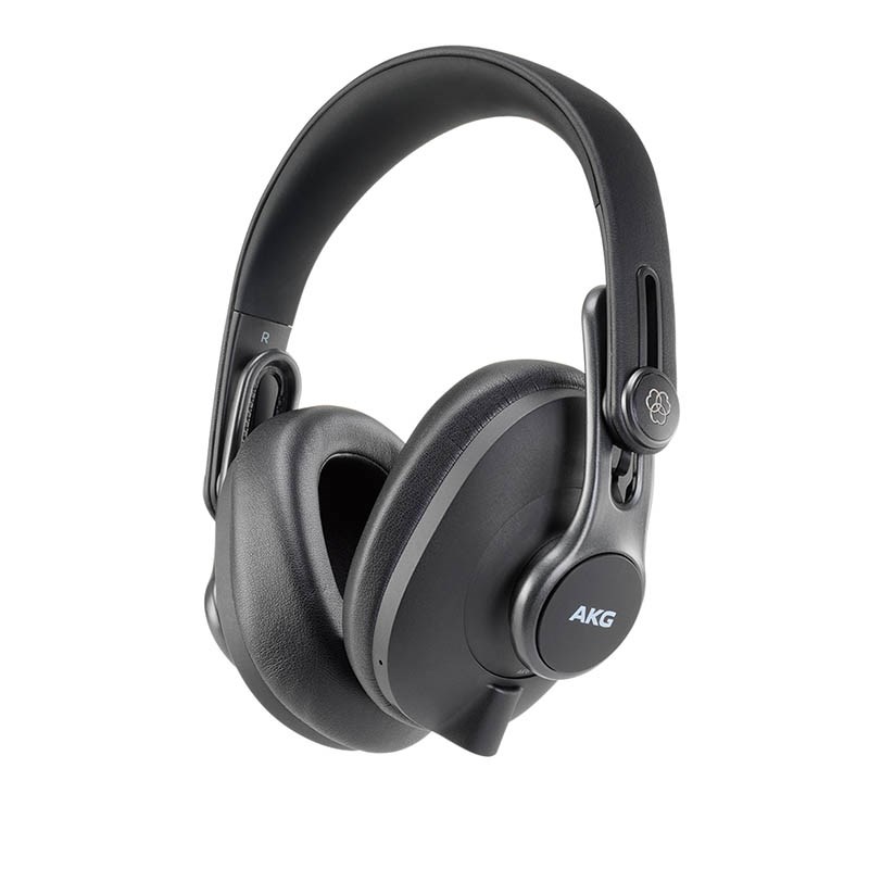 楽器種別：新品AKG/新品 商品一覧＞＞レコーディング【15，000円〜30，000円】 商品一覧＞＞ヘッドフォン・イヤフォン/ワイヤレスヘッドフォン/AKG 商品一覧＞＞パワーレックは、専門スタッフに気軽に相談できる渋谷発のDTM・レコーディング機材専門フロアです。AKG K371-BT-Y3(Bluetooth対応モデル)(クローズド型ヘッドフォン・密閉型)(国内正規・3年保証)(アーカーゲー)商品説明いつでもどこでもプロが求める音質でモニターできる、AKGプロフェッショナル・ヘッドホン初のワイヤレス再生対応モデルK371-BT-Y3、K361-BT-Y3 は、AKGプロフェッショナル・ヘッドホンでは初となるBluetoothによるワイヤレス再生機能を搭載しています。Bluetooth のバージョンは通信範囲が広くデータの転送速度も速い5.0 を採用し、安定したワイヤレス性能を実現しました。有線での接続にも対応しているため、外出先での簡易なモニタリングはワイヤレスで、スタジオでのシビアなモニタリングは有線で行うなど、状況に応じて使い分けることができます。連続ワイヤレス再生時間は、K371-BT-Y3 は約40 時間、K361-BT-Y3 は約24 時間に達し、頻繁な充電は不要です。さらに、イヤーカップにはタッチセンサーを搭載しました。触れるだけで、再生/ 一時停止、音量調整、曲送り/ 曲戻し、内蔵マイクロホンによる着信対応など、様々な操作が行えます。精度の高いモニタリングを実現する優れた再現性を獲得。大口径50mmドライバーを搭載しており、ヘッドホンとは思えない輪郭のある低域を出力します。さらに、イヤーパッドには、耳の周囲の形状に合わせて自在に変形し、その形状を保持する低反発素材を使用。密閉性が高まり、ドライバーからの出力を余すことなく鼓膜に届けるため、原音の迫力を忠実に再現できます。低域の再生帯域はK361-BT-Y3 が15Hz、K371-BT-Y3 に至っては5Hz に達しています。さらにK371-BT-Y3 はダイヤフラムにチタンコーティングを施し、優れた制動性能を獲得しました。中高域の再現性能が大幅に向上し、まるで目の前で演奏を聴いているかのようなリアルなサウンドを提供します。高域の再生帯域は40kHz まで伸び、数ランク上の上位機種に匹敵します。K361-BT-Y3 についても、ボイスコイルにOFC( 無酸素銅) を採用するなどして、28kHz まで伸びています。K371-BT-Y3、K361-BT-Y3 は、ポータビリティーに優れており、プロ向けヘッドホンの優れたサウンドをあらゆる場所に持ち運ぶことが可能です。イヤーカップはコンパクトな楕円形を採用しました。高い音響品質はそのままに、大幅な小型化を実現しています。さらにイヤーカップは、180°回転させてヘッドバンドの内側に収納可能。極めてコンパクトに折りたたむことができるうえ、重さも軽量なため、持ち運びに便利です。携帯に便利な1.2 mの短いストレートケーブルやAKG のロゴ入りキャリングポーチも付属しています。K371-BT-Y3、K361-BT-Y3 は、優れた装着感を提供します。上下左右に自在に可動するイヤーカップと厚みのあるイヤーパットが、側頭部に掛かる圧力を均一に分散。長時間のモニタリングでも快適な着け心地を維持します。さらにイヤーパットは、耳全体をすっぽりと覆うアラウンドイヤータイプで、耳への負担も抑えることが可能です。またヘッドバンドは、内側にクッション素材を用いて頭頂部への圧迫を軽減しました。バンドの長さはスライド式アジャスターで11 段階に調整できるため、最適な位置に固定可能です。K371-BT-Y3、K361-BT-Y3 は、厳しい耐久テストを行い、優れた耐久性を確保しました。K371-BT-Y3 はヘッドバンドやヒンジに金属製のパーツを使用し、より堅牢に仕上げています。ケーブルの着脱部分には、K371-BT-Y3 はミニXLR を、K361-BT-Y3 はバヨネット式ロック機構を採用しました。両モデルともにケーブルとイヤーパッドは交換可能なため、メンテナンスも手軽です。さらに、より長く、より安心してご愛用いただけるよう、メーカーの2 年保証に加えて、ヒビノが独自に1 年保証を追加した、3 年間の長期保証が付属しています※。◆ヘッドホン部構造: 密閉型感度(1kHz): 99dB SPL/mW再生周波数帯域: 5Hz〜40kHzインピーダンス: 32Ωイヤーパッド: アラウンドイヤー、着脱式、合皮製入力コネクター: 3.5mmステレオ・ミニプラグ（金メッキ）ケーブル: 着脱式、片出し質量: 294g(除ケーブル)◆ヘッドホン部(その他)電源: DC3.7V：内蔵充電式リチウムイオン電池充電時間: 約2時間充電方法: USB使用可能時間※1: 最大40時間※2※ 1 使用条件により異なります。※ 2 約1分間音声入力がない場合は自動で電源がOFFになります。◆マイクロホン部型式: コンデンサー型指向特性: 全指向性有効周波数帯域: 70Hz〜10kHz◆Bluetooth通信方式: Bluetooth標準規格 Ver.5.0最長通信距離※1: 見通しの良い状態で約15m対応プロファイル: A2DP、AVRCP、HFP対応コーデック: AAC、SBC、UHQ◆付属品ヘッドホンケーブル(約3mストレート、OFC)、ヘッドホンケーブル(約1.2mストレート、OFC)、ヘッドホンケーブル(約3mカールコード、OFC)、標準プラグアダプター(ねじ固定式、金メッキ)、 充電用USBケーブル(micro USB-B→USB Type-A、約1.3m)、キャリングポーチ●商品を安全にお使いいただくために、設置・運用には十分な安全対策を行ってください。●価格には、配送や設置、使用済み機器の引き取りにかかる費用は含まれておりません。●仕様および外観は予告なく変更されることがありますので、ご了承ください。●商品写真は、出荷時のものと一部異なる場合があります。●ここに記載されている商品名、会社名等は、その会社の登録商標または商標です。※内蔵リチウムイオン電池は2年保証です。輸入元の保証規定に基づき保証します。イケベカテゴリ_レコーディング_ヘッドフォン・イヤフォン_ワイヤレスヘッドフォン_AKG_新品 SW_AKG_新品 JAN:4582234672483 登録日:2020/05/09 ヘッドフォン ヘッドホン モニターヘッドホン モニターヘッドフォン アーカーゲー アカゲ エーケージー
