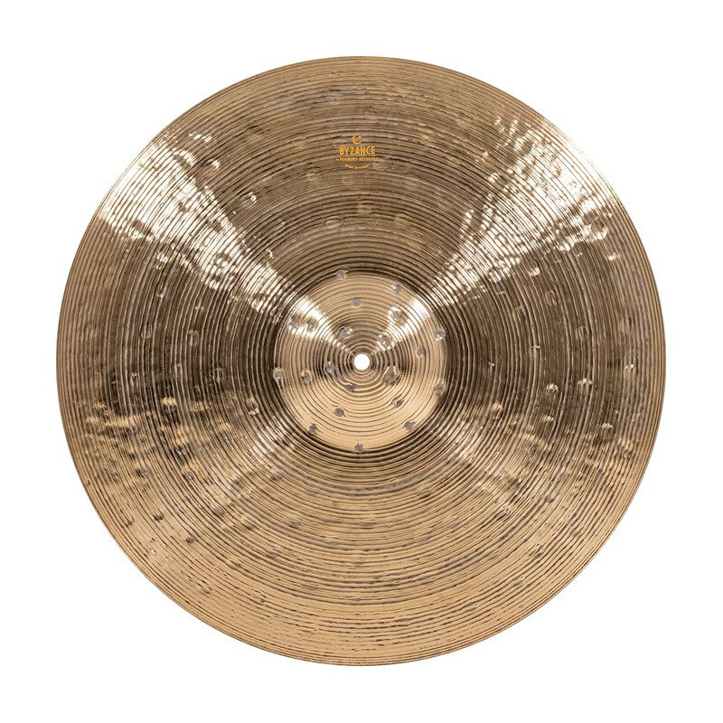 楽器種別：新品MEINL/Byzance Foundry Reserve 商品一覧＞＞MEINL/新品 商品一覧＞＞ドラム【45，000円〜90，000円】 商品一覧＞＞シンバル/クラッシュ/MEINL 商品一覧＞＞安心してお買い物頂けるよう、スネアもシンバルも丁寧梱包でお届けします！MEINL Byzance Foundry Reserve Crash 19 [B19FRC]商品説明yzance Foundry Reserve＞Byzance Foundry Reserve シリーズは特選品のシンバルです。MEINL の誇るシンバル職人達が幾重ものトーンやニュアンスを叩き込み、音楽的でリッチなサウンドを備えた芸術作品に仕上げました。しかし、それは美しさの半分にすぎず、唯一無二のハンドハンマー・マークによって、視覚的にも素晴らしい魅力を放っています。追加ハンマリングで表面にいくつもの深い窪みができ、このハンマリングと表裏全体に施したレイジング加工が相まって、クリアかつドライなスティックアタックと、それを包み支える豊かな低音を生み出しています。＜Crash＞Byzance Foundry Reserve シリーズ・クラッシュは、Byzance シリーズの他のクラッシュと比べて独自の個性を持っています。非常にダークで弾けるようなレスポンスと短いディケイが特徴で、最小限なシンバルセットを最大限に活用したいドラマーには、ライトライドとしても使えるメリットもあります。これはレイジングを施した表面に、さらに広範囲に加えたハンドハンマリングとの組合せによるものです。ミディアムウェイトで、クラッシュの最頂点で豊かなフルボティサウンドが得られます。＜スペック＞タイプ：Crashウェイト：Thinサイズ：19マテリアル：B20 Bronzeフィニッシュ：Traditionalシェーピング：Hand Hammeredスタイル：Jazz， Fusion， Funk， R&B， Studioピッチ：Low-Midキャラクター：Complex， Darkティンバー：Mid-Darkボリューム：Lowレイジング：Wide Bladeサスティーン：Short付属品：認定書、MEINLスティック1ペア、ロゴ入り手袋※画像はイメージです。個体によって実際の仕上がりや重量が異なります。イケベカテゴリ_ドラム_シンバル_クラッシュ_MEINL_Byzance Foundry Reserve_新品 SW_MEINL_新品 JAN:0842960104912 登録日:2021/01/13 シンバル マイネル ビザンス