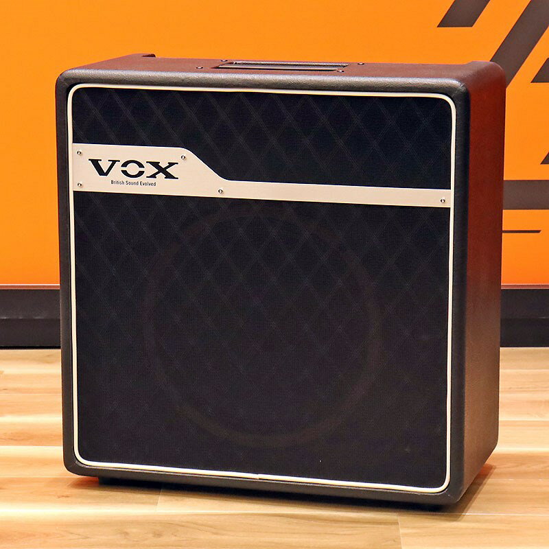 楽器種別：ユーズドVOX/MVX150 商品一覧＞＞VOX/ユーズド 商品一覧＞＞ギターアンプ・ベースアンプ【40，000円〜80，000円】 商品一覧＞＞ギターアンプ/コンボ/ソリッドステート/VOX 商品一覧＞＞安心してお買い物頂けるよう、ミニアンプもコンボアンプも丁寧梱包でお届けします！VOX 【USED】 MVX150C1商品説明プリ、パワーともに次世代真空管「Nutube」を搭載した150W出力アンプが中古にて入荷！！Nutubeのポテンシャルを余す所なく発揮すべく、プリ／パワー共にNutubeを搭載。パワー・アンプは「NuPower」技術とともに、すべてのチューブ・アンプを凌駕するサウンドと圧倒的なパワーを獲得。クリーンからハイゲインまで幅広いサウンドをカバーする2チャンネル仕様と各種モードに加え、WET ONLY出力、センド・リターンなど実践的な機能も搭載。また背面にPOWER LEVELセレクターを搭載し6段階の切り替えにより出力レベルを切り替えて使用が可能です。[Nutubeとは]コルグとノリタケ伊勢電子の共同開発により誕生した新真空管。従来の真空管と同じく、アノード・グリッド・フィラメントの構造を持ち、完全な3極真空管として動作し、また従来の真空管と同様、真空管特有の豊かな倍音を生み出します。ノリタケ伊勢電子の蛍光表示管の技術を応用することにより、その構造を工夫し、従来の真空管と比べ、大幅な省電力化、小型化、品質向上に成功しました。スピーカー：Celestion製G12H-150 Redback12インチスピーカーx1使用感が少々ございますが動作良好です。付属品：電源ケーブル、取扱説明書イケベカテゴリ_ギターアンプ・ベースアンプ_ギターアンプ_コンボ_ソリッドステート_VOX_MVX150_ユーズド SW_VOX_ユーズド JAN:2500070025357 登録日:2024/04/24 ギターアンプ ボックス ヴォックス