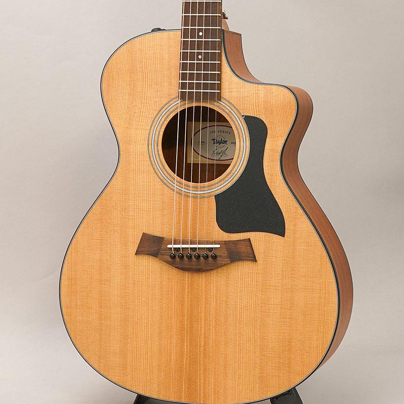 楽器種別：新品TAYLOR/新品 商品一覧＞＞アコースティック・エレアコギター【75，000円〜150，000円】 商品一覧＞＞エレアコギター/TAYLOR 商品一覧＞＞アコギ買うなら、当店で！出荷前の検品・調整はもちろん、丁寧梱包でお届けします！TAYLOR 112ce テイラー商品説明112ceはラインナップの中でも人気の高い100シリーズの新製品！サイド＆バック材にサペリ材を使用、フィンガースタイル・プレイヤーから支持のアツいグランド・コンサートボディを採用しています。ES2エレクトロニクスを搭載しているため、アンプやPAに接続すればいつでも本格的なアコースティック・トーンを奏でられます。商品詳細Top: Solid Torrefied SpruceBack&side: Layerd SapeleShape: Grand concertNeck: Maple Scale: 631.8mmNeck Width: 42.8mmElectric: Expression System 2ギグケース付属イケベカテゴリ_アコースティック・エレアコギター_エレアコギター_TAYLOR_新品 SW_TAYLOR_新品 JAN:0887766126386 登録日:2025/12/26 エレアコ テイラー テーラー