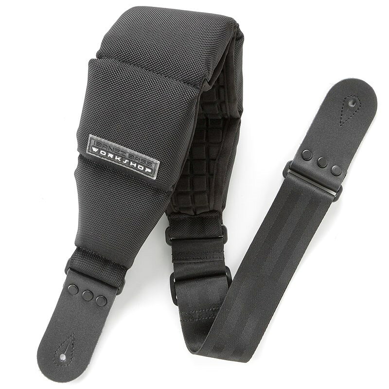 楽器種別：新品Ibanez/新品 商品一覧＞＞楽器アクセサリ【〜10，000円】 商品一覧＞＞ギターストラップ/Ibanez 商品一覧＞＞品揃え豊富な当店なら弦、パーツ、ケーブルなどのアクセサリーがまとめて揃います！Ibanez Bass Workshop Straps [BWS900]商品説明より軽やかに安定してベースを立奏するためにベースだけに焦点を当て開発したベース・ワークショップ・ストラップIbanez Bass Workshop Straps大きさに加え厚さでベースの重量をしっかりと受け止め、分散し、肩にかかる重量感を極力軽減する、最大厚約38mm/最大幅90mm/長さ490mmの超大容量パッド滑り過ぎず、動かな過ぎず。ストラップの滑りを最適化するため、スクエア状の凹凸を付けた芯材にポリエステル表皮を組み合わせたSlip Stopper加工頑強さを確保するため、厚手の合皮製ストラップ・エンド部は両サイド共に金属鋲で三つ打ち止めストラップピン・ホール周辺を雫状に縫製し、エンド部分の強度を確保厚みのあるパッドがしっかりと肩に沿うよう、パッド部は5分割（5段）に分けて縫製Whole Length(mm)MAX: 1250MIN: 1020PAD(mm)Length: 490Width (MAX): 90Thickness（MAX): 約38Weight (g): 160イケベカテゴリ_楽器アクセサリ_ギターストラップ_Ibanez_新品 SW_Ibanez_新品 JAN:4515276966814 登録日:2017/01/13 ストラップ ギターストラップ アイバニーズ イバニーズ