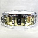 楽器種別：新品スネア/SONOR 商品一覧＞＞スネア【90，000円〜175，000円】 商品一覧＞＞安心してお買い物頂けるよう、スネアもシンバルも丁寧梱包でお届けします！SONOR PL-1405SDBD [PROLITE Series Brass 14×5 / Die-Cast Hoop]商品説明＜PROLITE Series Brass＞薄手の1mmブラスを採用したプロライト・シリーズ・ブラス・スネアドラム。華やかでオープンなサウンドをダイキャストフープで引き締め、よりタイトなアタックを実現したプロフェッショナル・ドラムのシリーズです。＜スペック＞シェル：ブラス 1mmサイズ：14×5フープ / テンション数：ドイツ製ダイキャスト・フープ / 10ストレイナー：デュアル・グライド・システムスナッピー：ステンレス・スティール 24本（SW1424S）付属品：セミハードケース、ドラムキーイケベカテゴリ_ドラム_スネア_SONOR_新品 JAN:4044661437580 登録日:2024/01/02 スネア スネアドラム ソナー ゾナー ゾノア