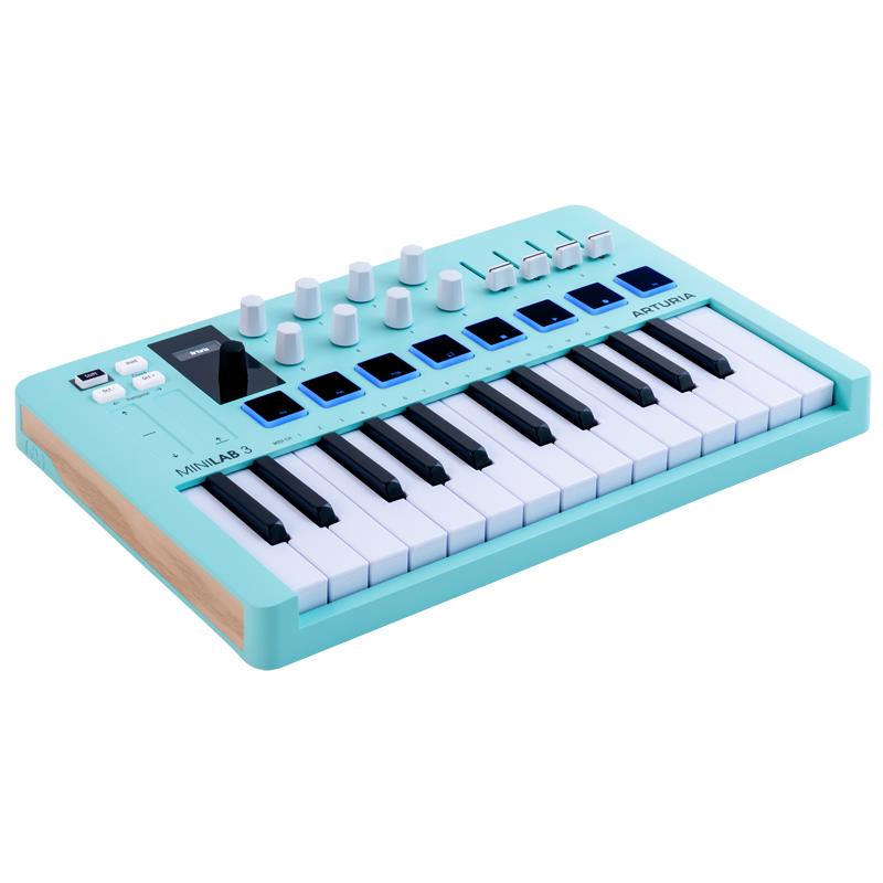 楽器種別：新品Arturia/新品 商品一覧＞＞DTM【5，000円〜20，000円】 商品一覧＞＞MIDI関連機器/MIDIキーボード/Arturia 商品一覧＞＞レコーディング機器買うなら、当店で！専門スタッフが迅速丁寧に対応します！Arturia MINILAB3 AQ [限定カラーAQUAMARINE] (ミニラボ)(アートリア)(アクアマリン)商品説明人気のコンパクトMIDIキーボード「MiniLab 3」に、鮮やかなアクアマリンカラー！MiniLab 3はクリエイティブなプラグ＆プレイ・ワークフォロー、多彩なパッド＆コントロール、500種類の厳選されたサウンドをソフトウェアで搭載。世界中の音楽家にインスピレーションを与えてきたMiniLab 3。◆ハンズオンで簡単に使えるタッチ感の優れたキーボード、スマートなDAW内蔵パッド＆フェーダー、リアルタイムのミニディスプレイまで、MiniLab 3は直感的で表現力豊か、初心者からプロまで使う楽しさを感じられるように設計されています。◆クリエイティブな機能アルペジエーター、コードモード、カスタムDAWプリセット、トランスポートコントロールなど、クリエイティブな作業をサポートし、音楽制作がより身近なものになります。◆ポータブルで使いやすいデザインMiniLab 3はコンパクトで軽量なデザイン、より高いDAWとの連携、MIDI出力とUSB-C接続により、ベッドルームからステージまで、あらゆるセットアップにシームレスにフィットします。◆クリエイティブなソフトウェアが付属ワールドクラスのMIDIコントローラーMiniLab 3には、業界標準のDAWから500を超えるシンセ＆キーボードプリセットまで、プレミアムな音楽制作ソフトウェアがフルパッケージで提供されます。バンドル内容：Ableton Live LiteAnalog Lab IntroUVI Model D グランドピアノNative Instruments The Gentleman アップライトピアノLoopcloud（2ヶ月のサブスクリプション＋ウェルカムパック1個＋お好きなパック1個）何百万ものロイヤリティフリーのループとサンプルを楽しめます。●主な仕様・25鍵ベロシティ・センシティブ・スリム鍵盤・8×2バンクのRGBバックライト付き高品質ベロシティ＆感圧パッド・8つのロータリーエンコーダー・4つのスライダー・ミニディスプレイとクリック可能なブラウズノブでリアルタイム調整・アルペジエーター、ホールドモード、コードモード・主要DAWとの直感的な連携（8つのDAW＆ユーザープリセット）・DAWトランスポートコントロール・オクターブ上下ボタン、トランスポーズ機能・ピッチベンド／モジュレーションホイール用静電容量式タッチセンサー・ペダル入力（サステイン／エクスプレッション／フットスイッチ）・USB-C MIDI接続・MIDI 5ピンDIN出力（外部MIDI機器に接続可）・Analog Labを含むArturiaソフトウェアとのシームレス統合外形寸法：356 × 219 × 54 mm質量：1kg・同梱物クイックスタートガイドレジストレーションカードUSBケーブル (C/A)※最新の動作環境はメーカーページをご参照ください。イケベカテゴリ_DTM_MIDI関連機器_MIDIキーボード_Arturia_新品 SW_Arturia_新品 JAN:3760033532547 登録日:2026/03/13 MIDIコントローラー アートリア アートゥリア