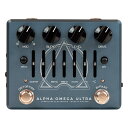 楽器種別：新品コンパクトエフェクター/Darkglass Electronics 商品一覧＞＞コンパクトエフェクター【40，000円〜80，000円】 商品一覧＞＞安心してお買い物頂けるよう、コンパクトもマルチも丁寧梱包でお届けします！Darkglass Electronics Alpha・Omega Ultra v2 with Aux In商品説明Alpha・Omega UltraがAUXインプットを備えた｢V2｣にバージョンアップ！発売以来ベストセラーモデルとなったAlpha・Omega UltraにAUXインプットを増設した｢V2｣バージョンが登場しました。ステージでのパフォーマンスから家での練習に至るまで、一貫して使用できる万能ツールとして活躍します。Alpha・Omega Ultra は、Darkglass製品の中で最も汎用性の高いベース・プリアンプです。2つの全く異なるディストーション回路（ALPHAとOMEGA）、非常に高いダイナミック・レンジ、6バンド・アクティブ・グラフィックEQ、ヘッドホンアウト、さらにはデジタルインパルスレスポンス（IR）を使用したON/OFF可能なキャビネットエミュレーションを備えたバランスドダイレクトアウトにより、現代のベースプレイヤーにとって最も完璧なツールとなりました。 Darkglass Electronics の新製品 Alpha・Omega Ultra にはデジタル・キャビネットエミュレーション機能が搭載されております。ペダルとPC/MACをUSBケーブルで接続し、Darkglass Suiteソフトウェアを使用することで使用するキャビネットエミュレーターの選択、コントロールが可能となります。サイズ : 95mm x 120mm x 55mm重量 : 425g＜機能＞・ALPHA OMEGA DUAL ENGINE 搭載・6バンドEQ搭載・キャビネット・インパルスレスポンスを管理・ロード・Darkglass ファクトリーインパルスレスポンスを多数搭載・キャビネットシミュレーションボリュームのコントロール・DARKGLASS SUITE (ソフトウェア) を使用し、IRの設定などをコントロール・フットスイッチモードコントロールの有効/無効の切り替え・DI アウトプット ・ ヘッドフォンアウトプット搭載・AUX インプット搭載＜対応OS＞Windows 7以降のWindows OSOS X 10.9 Mavericks以降の mac OS＜手順＞1．公式サイトよりソフトウェアをダウンロードしてください。2．ダウンロードしたファイルを実行し、インストールを行ってください。3．ペダルをコンピューターに接続してください。4．ソフトウェアを起動してください。※Alpha・Omega Ultra の消費電流は 110mA です。レギュレートされた DC9V センターマイナス極性のアダプターをご使用ください。環境への配慮を理由に 9V バッテリー（006P）駆動には対応していません。レギュレートされてないパワーサプライの使用、もしくは 9VDC 以上の電圧を供給した場合、ノイズの発生やユニットが破損する恐れがあり、保証対象外となりますのでご注意ください。イケベカテゴリ_エフェクター_コンパクトエフェクター_Darkglass Electronics_新品 JAN:6430054580427 登録日:2020/04/09 エフェクター コンパクトエフェクター ストンプボックス ダークグラス