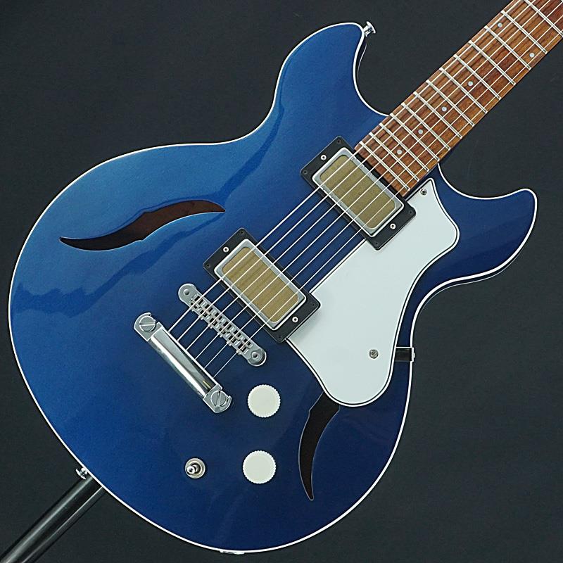 楽器種別：ユーズドHARMONY/ユーズド 商品一覧＞＞エレキギター【110，000円〜210，000円】 商品一覧＞＞セミアコ/HARMONY 商品一覧＞＞当店のギターは、出荷前に専門スタッフが検品・調整しているので安心です！HARMONY USED 中古 Standard Series Comet (Midnight Blue) [SN.2220026] ハーモニー商品説明悠久の歴史を持つアメリカン・ブランド、ハーモニー。小振りなボディシェイプが特徴的なセミアコースティック・モデルが入荷！マホガニー材を用いた中空構造のボディにローズウッド指板を備えたマホガニーネックをセット。搭載されたゴールドフォイル・ピックアップとのマッチングにより豊かな音圧を持ったファットなサウンドを出力します。25インチスケールにミディアムジャンボ・フレットを採用、コントロールは1ボリューム、1トーンとシンプルながらボリュームのプッシュ/プルによりミックス・ポジション時のフェイズサウンドを出力可能とし音色のバリエーションに彩りを添えます。個体状態といたしましては、多少の細かなキズやパーツのくすみ、ネックジョイント部の僅かな塗装不良がございますが、美観を損なう深いキズは生じておりません。フレットも8割程度の高さを残し、ネックまわりや電装系含め演奏面での支障はございませんので、これからも末永くお付き合いいただける1本としてお迎えいただけます。ハーモニーならではのビザーリィな雰囲気を残しながらも、より現代のシーンにマッチする仕様を持った逸品、入荷頻度の少ないお品物となりますので、売り切れの際はご容赦ください。ギグケース付属Weight≒2.65kg商品詳細Body.....Genuine MahoganyNeck.....Genuine Mahogany， C ShapeFingerboard.....Rosewood， 12Frets.....22Nut.....BoneScale.....25Tuners.....LockingBridge.....TOM & Stop TailpieceHardware.....ChromePickups.....Custom Gold Foil HumbuckerControls.....Volume (Push/Pull)， Tone， 3way Toggle SWFinish.....Nitrocelluloseイケベカテゴリ_エレキギター_セミアコ_HARMONY_ユーズド SW_HARMONY_ユーズド JAN:2500010879200 登録日:2026/09/06 エレキギター