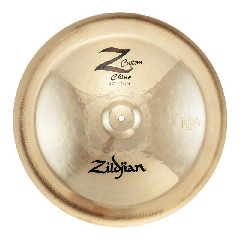 楽器種別：新品Zildjian/Z Custom 商品一覧＞＞Zildjian/新品 商品一覧＞＞ドラム【40，000円〜85，000円】 商品一覧＞＞シンバル/チャイナシンバル/Zildjian 商品一覧＞＞安心してお買い物頂けるよう、スネアもシンバルも丁寧梱包でお届けします！Zildjian Z Custom China 20 [NZZLC20CH]商品説明【ジルジャン・Zカスタムシリーズが15年の時を経てカムバック！】-Z Custom-1993年に登場し、2009年に惜しまれつつも生産完了となったZ Customシリーズ。このたび、多くの復活リクエストが寄せられていたこのシリーズが15年の時を経てジルジャンラインナップに帰ってきます。Z Customは、世界的な人気の高まりを見せているメタルに最適なシリーズです。新たに生まれ変わったZ Customシリーズは、製造工程を見直すことで、耐久性、音楽性、演奏性が向上しました。ドラマーが長年求めてきた爆発的で明るく、大音量のサウンドを実現します。ブリリアントフィニッシュが施されたシンバルの表面には、オリジナルのZシリーズを彷彿とさせるスターハンマーパターンが採用されています。Z Customの突き抜けるようなサウンドは、ステージやスタジオで無限の音楽表現を可能にします。[Z Custom China]Zカスタムチャイナは、ドラマーの期待を裏切らない爆発的なアタックとインパクトを奏でます。アクセントやエフェクトに最適。瞬発力のある強いアタックと、きれいな減衰。サイズは18インチおよび20インチ。・ジルジャンシンバルの中で最も復活リクエストが多かったシリーズ・明るく切れのある爆発的なサウンド・音色や音楽性を犠牲にすることなく、圧倒的な音の広がりを実現・向上した耐久性、音楽性、演奏性・材質：キャスト（B20ブロンズ）・ウエイト：Medium Thinサイズ：20インチイケベカテゴリ_ドラム_シンバル_チャイナシンバル_Zildjian_Z Custom_新品 SW_Zildjian_新品 JAN:0642388330142 登録日:2024/05/13 ジルジャン Zカスタム