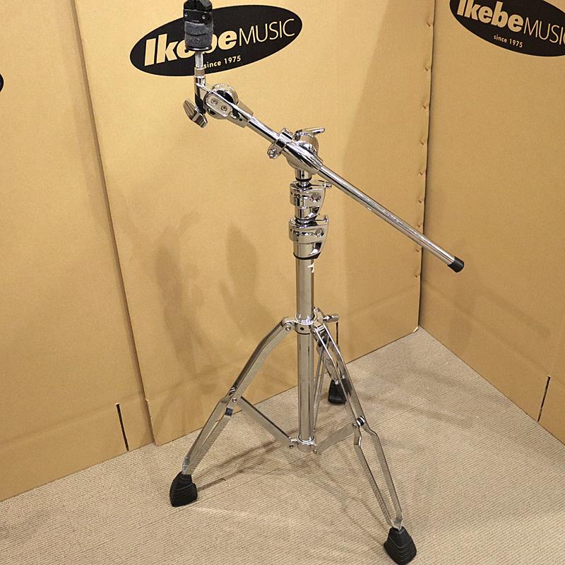 楽器種別：ユーズドPearl/ユーズド 商品一覧＞＞ドラム【〜10，000円】 商品一覧＞＞スタンド/シンバルスタンド/Pearl 商品一覧＞＞安心してお買い物頂けるよう、スネアもシンバルも丁寧梱包でお届けします！Pearl USED 中古 B-1000 [Boom Cymbal Stand/2]商品説明☆中古品☆Pearlのシンバルスタンド、B-1000の中古品が入荷致しました。中古品の為、キズや汚れ等の使用感がございます。●ユニロックティルターシステム装備（縦方向に無段階、自由にティルター角度調節が可能）●ウイングロック装備（シンバルのセット、リセットが瞬時にできる機能。また、シンバルの微妙な揺れ加減も調整可能。）●ダイカストジョイント（パイプをグリップするナイロンブッシングを延ばして保持力、耐久力をアップ。またジョイント内部のパイプ先端にプラスティックキャップを装着して内部ノイズも防止。）●シュアストラット・ダブルレッグ●スタンド部パイプ径：28.6mm、22.2mm、15.9mmイケベカテゴリ_ドラム_スタンド_シンバルスタンド_Pearl_ユーズド SW_Pearl_ユーズド JAN:2500190908479 登録日:2026/07/26 アンプケース アンプ用ケース アンプカバー
