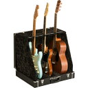 楽器種別：新品ギタースタンド/Fender USA 商品一覧＞＞ギタースタンド【10，000円〜30，000円】 商品一覧＞＞品揃え豊富な当店なら弦、パーツ、ケーブルなどのアクセサリーがまとめて揃います！Fender USA CLASSIC SERIES CASE STAND 3 GUITAR (BLACK)(#0991023506)商品説明Fender Instrument Case Standsは、複数本の楽器を保護、そしてディスプレイするのに便利なアクセサリーです。一見トラディショナルなルックスのケースは、組み立てると見栄えもラグジュリアスなギタースタンドに変身します。3-plyハードシェルウッドケースにビニールラッピングされた把手部とスチールラッチを装備し、持ち運びも楽に行えます。内部は柔らかなアクリル生地に覆われており、大切な楽器に傷を付けることなく陳列いただけます。■収納時サイズW：615／H：142／D：490 (mm)■使用時サイズW：615／H：580／D：535 (mm)■重量：約7.3kg※画像は使用イメージです。楽器本体は付属いたしません。イケベカテゴリ_弦・アクセサリー・パーツ類_ギタースタンド_Fender USA_新品 JAN:0885978198771 登録日:2022/07/24 ギタースタンド フェンダー ふぇんだー