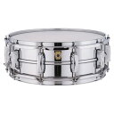 楽器種別：新品スネア/Ludwig 商品一覧＞＞スネア【50，000円〜100，000円】 商品一覧＞＞安心してお買い物頂けるよう、スネアもシンバルも丁寧梱包でお届けします！Ludwig LM400 [Supraphonic 14×5]商品説明【Key Stone Emblem / ストレイナー＆バット：P-88AC】プロドラマーならば誰もが一台は所有していると言われるスネアサウンドの基本「LM400」モデルは、今日に至るまで様々なユーザーが所有し、歴史を作ってきたといっても過言ではないスネアです。明るく開放的なアタックに加えてしっかりと中〜低域が得られる極めてトータルバランスに優れたサウンド。十分なボリュームを持ちつつコントロールも自在で、あらゆる楽曲にマッチする正に王道的スネアドラムです。1960年代に用いられていたエンブレムのリイシュー・エンブレム、キー・ストーンをフィーチャーしたルックスは「カッコいい！」の一言。ストレイナー＆バットは最新のP-88AC仕様となりました。＜スペック＞シェル：メタル（ラディアロイ / アルミ + クローム・メッキ）サイズ：14×5ストレイナー　/　バット：P-88AC（P-88 Throe Off & P-35 Butt Plate）フープ / テンション数：トリプルフランジ / 10テンションエンブレム：キー・ストーン付属：ソフトケース、チューニングキーイケベカテゴリ_ドラム_スネア_Ludwig_新品 JAN:0641064260056 登録日:2017/04/11 スネア スネアドラム ラディック