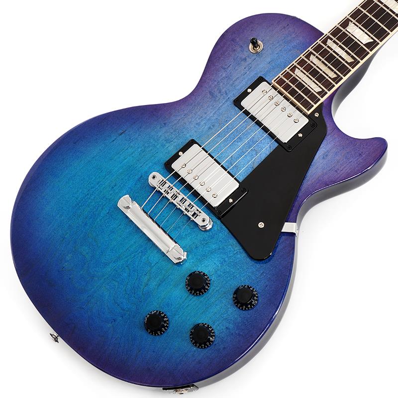 楽器種別：新品Gibson/Les Paul Models 商品一覧＞＞Gibson/新品 商品一覧＞＞エレキギター【135，000円〜260，000円】 商品一覧＞＞レスポールタイプ/Gibson 商品一覧＞＞当店のギターは、出荷前に専門スタッフが検品・調整しているので安心です！Gibson Les Paul Studio (Blueberry Burst) 【S/N 210160062】商品説明New Les Paul StudioLes Paul Studioは、Les Paulの本質的な特徴であるハムバッキング・ピックアップ、グルード・イン・セット・ネック、メイプル・キャップのマホガニー・ボディの組み合わせを高く評価する多くのギタリストに長年愛用されてきました。ウルトラ・モダン・ウェイト・リリーフ構造で軽量化されたマホガニー・ボディにプレーン・メイプル・キャップ、トラディショナル・ヒールのマホガニー・ネックにスリムテーパー・ネック・プロファイル、アクリル・トラペゾイド・インレイが施されたバウンド・ローズウッド指板、キーストーン・ボタンのヴィンテージ・デラックス・チューナー、そして高い評価を得ているギブソンのBurstbucker Proピックアップを搭載し、プッシュ/プル・ボリューム・コントロールでコイル・タッピングも可能となっております。ボディフィニッシュはグロス・ニトロセルロース・ラッカー、そしてカラーにマッチングする2タイプのトリムが用意され、現代のプレイヤーのために洗練され、アップグレイドされたエッセンシャルなレスポールです。S/N 210160062Weight=3.59kg商品詳細BodyShape: Les PaulMaterial: MahoganyTop: MapleBinding: Single Ply Cream; FretboardNeckNeck: MahoganyProfile: Slim TaperNut width: 43.05mmFingerboard: Indian RosewoodScale length: 628.65mmNumber of frets: 22Nut: Graph TechInlay: Acrylic TrapezoidHardwareBridge: Aluminum Nashville Tune-0-MaticKnobs: Black Top HatTailpiece: Aluminum Stop BarTuners: Vintage Deluxe with Keystone ButtonPlating: ChromeElectronicsNeck pickup: Burstbucker ProBridge pickup: Burstbucker ProControls: 2 Push/Pull Volume (Coil Tap)， 2 Toneギグバッグ付属イケベカテゴリ_エレキギター_レスポールタイプ_Gibson_Les Paul Models_新品 SW_Gibson_新品 JAN:4570156006028 登録日:2026/06/04 エレキギター ギブソン レスポール
