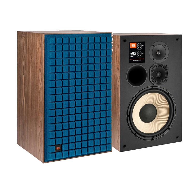 楽器種別：新品JBL/新品 商品一覧＞＞レコーディング【445，000円〜835，000円】 商品一覧＞＞モニタースピーカー/モニタースピーカー/JBL 商品一覧＞＞パワーレックは、専門スタッフに気軽に相談できる渋谷発のDTM・レコーディング機材専門フロアです。JBL L100 Classic MkII (ブルー)(ペア)(ジェイビーエル)(3ウェイ ブックシェルフ型スピーカー)(L-Classicシリーズ)(チタンドームツイーター)(L100MK2BLU)【国内正規品・1年保証】商品説明【製品の特長】JBL L-Classic MkIIは、 世界的なヒットモデルとなっている L-Classicシリーズ に、後続の特別仕様モデル 『 L100 Classic-75』 や 『 L Classic BG』 モデル に搭載されたプレミアムな装備を施した、 アップグレードモデルです。 伝統のウォールナット天然木仕上げや、 3色のQuadrexフォームのグリルはそのままに、搭載されるすべてのユニットとネットワークを一新。 バイワイヤリング対応端子を装着した、ハイグレードな仕様となっています。●好評のL-Classicシリーズ 共通のウォールナット天然木突板仕上げと、3色のQuadrexフォームグリル●デュアルダンパー設計を採り入れ歪みの低減を果たした改良型の300mm径ピュアパルプ・ホワイトコーンウーファー●基板と素子をアップグレード。 LF/HFのグランド 回路を分離することで バイワイヤリング接続 /パッシブバイアンプ駆動に対応した新設計ネットワークと金メッキ・デュアルターミナルを装備●125 mm 径ポリマーコーティングピュアパルプコーン・ミッドレンジ (JM125PC-8)●MFおよびHFドライバー用アッテネーター●25 mm 径ピュアチタンドームツイーター (JT025Ti2-4)●サテンウォールナットの天然木突板仕上げを施したキャビネット【製品の仕様】スピーカータイプ300mm径 3ウェイ・ブックシェルフ型スピーカー低域用スピーカーデュアルダンパー構造を採用した 300mm径ピュアパルプ・ホワイトコーン・アルミダイキャストフレームウーファー (JW300SW-8)中域用スピーカー125 mm径ポリマーコーティング・ピュアパルプコーン・ミッドレンジドライバー (JM125PC-8)高域用スピーカー専用設計の音響レンズとウェーブガイドを搭載した25 mm径ピュアチタンドームツイーター (JT025Ti2-4)推奨アンプ出力25 - 200 W RMSインピーダンス4Ω出力音圧レベル(2.83V/1m)90dB周波数特性40Hz-40kHz (-6dB)クロスオーバー周波数450Hz、3.5kHz仕上げブラック、オレンジ、またはブルーから選択できる Quadrex発泡グリル付き、純正ウォールナット化粧板のエンクロージャー外形寸法（高さx幅x奥行）643mm x 390mm x 365mmコントロールMFおよびHFドライバー用アッテネーターコネクタタイプバイワイヤー接続/パッシブバイアンプ駆動に対応する金メッキ・バインディングポスト型デュアルターミナル本体重量28.6kg (グリル装着時)梱包重量33.1kg梱包スピーカー数1本専用スピーカースタンド高さ180mm■同梱物L100 Classic MkII エディション・ラウドスピーカー x2Quadrex フォームグリル x2クイックスタートガイド x2※ご購入いただいた製品を長く安心してご利用いただくため、 JBL国内サイトでの製品登録（無料）をおすすめしています。※詳細な製品仕様はメーカーサイトをご確認お願い致します。※ご使用前にご利用環境や動作状況などを予めご確認の上、ご購入をお願い致します。※商品の仕様、価格並びに付属品などは予告なく変更することがあります。#ジェービーエル#ジェイビーエルイケベカテゴリ_レコーディング_モニタースピーカー_モニタースピーカー_JBL_新品 SW_JBL_新品 JAN:4968929217809 登録日:2026/07/14 モニタースピーカー スタジオモニター
