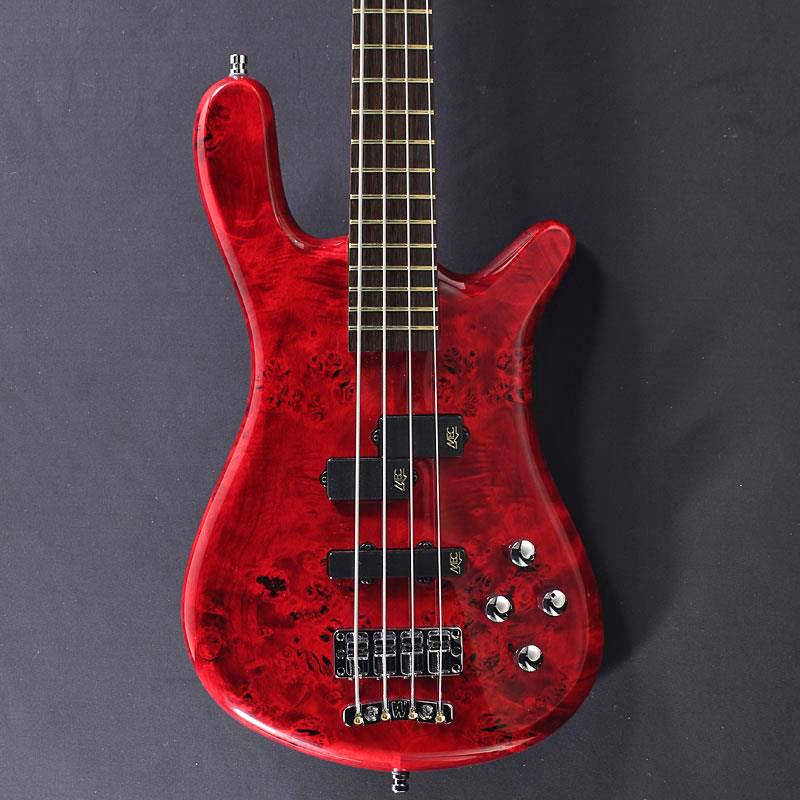 楽器種別：新品Warwick/Streamer 商品一覧＞＞Warwick/新品 商品一覧＞＞ベース【430，000円〜805，000円】 商品一覧＞＞エレキベース/小型ボディ・多フレット/Warwick 商品一覧＞＞当店のベースは、出荷前に専門スタッフが検品・調整しているので安心です！Warwick Pro Series Streamer LX 4st Birdseye Poplar Top (Dark Bleached Red TP HP) [Ikebe 50th Anniversary Special Edition] #013941商品説明【イケベ楽器店創業50周年モデル】イケベスタッフがドイツ工場にて木材をセレクト＆オーダーした「バーズアイポプラ」トップのスペシャルエディション！Warwick× イケベの長年の信頼関係を元に、50周年特別企画として実現したスペシャルエディションモデル。国内初のショップオーダーによるプロシリーズ（ドイツ製）モデルとなります。Warwickの礎を築いた代表格モデルを網羅する、ドイツ製レギュラーシリーズであるプロシリーズ。通常はカスタムスペックは受注不可の本シリーズですが、ドイツ本国での直接のディスカッション/材選定、そしてなによりもハンス・ピーター会長/二コラ新社長を含む現地スタッフ＆国内代理店との長年の強いパートナーシップから実現した、「レギュラー価格帯でありながら、ショップオーダーらしい個性を活かしたスペック」を持ったイケベ渾身のモデルです。ベーシックとしたのは、ブランドの代表格ストリーマーシリーズのスタイルはそのままに、ボルトオン仕様とすることによりコストパフォーマンスに長けたモデルとなるLX。ラウンドした小ぶりなボディにより、奏法を問わず高い演奏性を誇る人気モデルです。オヴァンコール/ウエンジという代名詞ともいえるエキゾチックウッドを採用した硬質なネックに、MECピックアップ、ヘヴィー＆タイトなセパレートブリッジ、効きの良い2バンドEQ等、ハイミッドのアタックが効いたワーウィックらしい良い意味でのクセの部分と、ライブ/REC問わず対応可能な扱いやすさを共存させた定番スペックを採用。そして何よりも強い個性を放つのはボディからくるそのルックス。生き物のような蠢くコブを持つ「バーズアイポプラ」をボディトップに、またその木目を最大限活かすマッチングを過去の膨大なアーカイブからセレクトした、カタログ外の重厚なカラーリングを採用しました。通常モデルにはない個性的なルックスに仕上げつつも、従来のクオリティはそのまま（むしろ限定生産の為か、気合の入った作りが感じとれます）で、Warwickならではの個性溢れるサウンドをお楽しみ頂けます。もちろん重量、木目、質感など、ドイツ現地工場にて膨大な木材ストックの中からイケベスタッフが1枚1枚丁寧にセレクトいたしました。ボディ材によるルックス面での個体のオリジナリティも非常に強く、シリーズ生産ながら「世界に1本のベース」を強く感じて頂ける仕様に仕上がっています。かねてからのWarwickとの強い信頼関係と、イケベ50周年という特別な機会により実現したスペシャルモデル、是非ご体感ください。Weight: ≒3.70kg商品詳細Machineheads : Warwick Machine HeadsNut : Just-A-Nut III TedurNeck Wood : Ovangkol neckFretboard : Wenge fingerboardFluorescent Side Dot : Fluorescent Side DotsFingerboard Radius : 20 inch (508 mm)Scale length : 34 inch / 864 mm (long scale)Width Nut : 38，5 mm / 1.5 inchWidth 12th fret : 54，0 mm / 2.1 inchWidth 24th fret : 62，1 mm / 2.4 inchFret quantity material and size : 24 Jumbo Bronze (extra hard) Frets (Width: 2.9 mm / Height: 1.3 mm)Frets : IFT - Invisible Fretwork TechnologyBody Shape : Curved Body ShapeBodywood (Topwood / Backwood) : Hand Selected Birdseye Poplar / Alder backPickups : Active MEC P/J pickupsElectronic : Active MEC 2-way electronicsPot layout : Volume (P/P) / balance / bass / trebleBridge system : Warwick 2-piece solid brass 3D bridgeStrap system : Warwick Security LocksConstruction : Bolt-OnHardware colour : ChromeColor : Dark Bleached Red Transparent High Polishギグケース付属イケベカテゴリ_ベース_エレキベース_小型ボディ・多フレット_Warwick_Streamer_新品 SW_Warwick_新品 JAN:4033685542776 登録日:2026/05/20 エレキベース ワーウィック ストリーマー