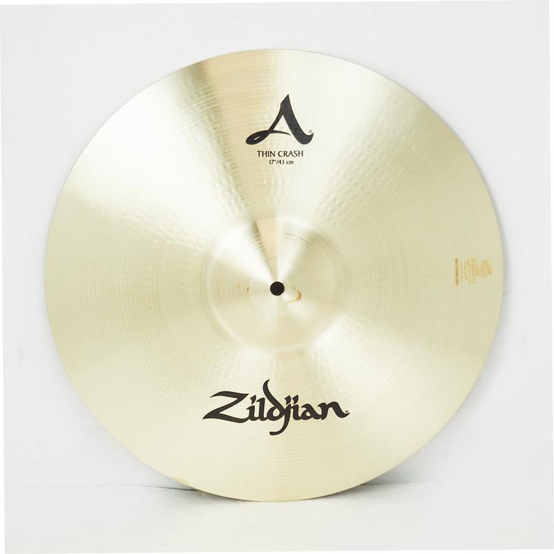 楽器種別：アウトレットZildjian/A Zildjian 商品一覧＞＞Zildjian/アウトレット 商品一覧＞＞ドラム【20，000円〜45，000円】 商品一覧＞＞シンバル/クラッシュ/Zildjian 商品一覧＞＞安心してお買い物頂けるよう、スネアもシンバルも丁寧梱包でお届けします！Zildjian A Thin Crash 17 [1138g] 【メーカー生産完了特価品】商品説明【メーカー生産完了特価品】A Zildjian / Brigh Full bodied＋Natural〜気取らない成熟感、応用自在。ベートーベンからビートルズまで、音楽の歴史と共に歩んできた全てのシンバルの基本、世界で最も愛されるオリジナルZildjianシンバル。ハイハット・ライド・クラッシュなどのシンバルの呼び名も、このA Zildjianシンバルにネーミングされ今に至る。まさにコンテンポラリー・ドラミングの歴史そのものがここにある。＜Thin Crash＞素早く、明るく鮮やかな響きを持つ。シンウエイトならではの反応の良さが特徴。モデル：Crashサイズ：17インチ※店頭にて展示、試打を解禁しております為、打痕や指紋汚れ等が発生する場合がございます。予めご了承ください。イケベカテゴリ_ドラム_シンバル_クラッシュ_Zildjian_A Zildjian_アウトレット SW_Zildjian_アウトレット JAN:0642388103463 登録日:2025/09/30 シンバル ジルジャン Aジルジャン