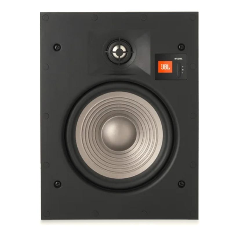 楽器種別：新品JBL/新品 商品一覧＞＞レコーディング【25，000円〜55，000円】 商品一覧＞＞モニタースピーカー/モニタースピーカー/JBL 商品一覧＞＞パワーレックは、専門スタッフに気軽に相談できる渋谷発のDTM・レコーディング機材専門フロアです。JBL Studio 2 6IW (1台)(インウォールラウドスピーカー)(ジェイビーエル)(ホームオーディオ)(アーキテクチュアルシリーズ)(磁気グリル)(STUDIO26IW)【国内正規品・1年保証】商品説明【製品の特長】JBL Studio 2アーキテクチュアル・シリーズはほとんど目立ちませんが、カスタム・ホームオーディオ設置用に精巧に設計されており、ハイパフォーマンスのJBLサウンドで部屋を満たします。●JBLの伝説的なM2マスター・レファレンス・モニターにインスパイアされたサウンド高解像度イメージング(HDI)ウェーブガイド・テクノロジーは伝説的なJBL M2マスター・レファレンス・モニターからヒントを得ています。 コンピューターによって最適化されたドライバー位置とネットワークとの統合の結果、ポジショニングにかかわらず、部屋全体のパフォーマンスが理想的で、生き生きとしたサウンドステージ・イメージングになっています。 厳しいテストと実際の使用による評価を通して証明された、優れた音響特性。●塗装可能でほとんど目立たないゼロベゼルの磁気グリルスピーカーはほとんど目立たず、壁または天井の構造にシームレスに溶け込みます。 オーディオファンとインテリアデザイナーのどちらも満足させるフルディスパージョン・スピーカーは全体を塗装し、どんな配置や設定にも溶け込ませることができます。 部屋全体、シームレスなオーディオ、ビジュアルデザインを意識したカスタム設置をする方用に設計されました。●ハイグレードのXL-2取り付けブラケット頑丈で信頼できる設計で、2インチまでの壁なら簡単に設置できます。 特別に設計されたメカニカル・グリップが、設置形式にかかわらず振動を最小限に抑えます。 従来の1-1/2インチブラケット・デザインよりカスタム設置がしやすくなっています。●回転式ツイーター回転式ツイーターにより、お望みのリスニング位置にダイレクトで対象のオーディオを向けます。 お客様に合わせてどこにでも(高い壁や天井にでも)設置し、必要な場合は調整してください。 インテリジェント・サウンド設計とイメージングの極致。●ツイーター・オーディオレベル調整上下最大3dBまで高周波の高低を微調整し、部屋の条件や個人的な好みに合わせてください。 ディテールを完璧にすることにより、部屋をオーディオで満たすさらなる一歩を踏み出してください。 どんな音響的構成でも補正します。【製品の仕様】インピーダンス8Ω推奨アンプ出力80W周波数特性38Hz〜20kHzラウドスピーカー感度86dB 2.83V @ 1m低域特性ドライバーサイズと素材6-1/2インチ(165mm)Polyplas(R)ウーファー高域特性ドライバーサイズと素材1インチ(25mm)CMMD(R)回転式ライトツイーター高周波コントロール+/-3dBカットアウト寸法(高さx幅)9-13/16インチx7-9/32インチ(249mmx185mm)グリル仕上げ寸法(高さx幅)10-7/8インチx8-11/32インチ(276mmx212mm)埋め込み寸法3-19/32 (91mm)対応できる壁素材の厚さ0.5インチ~2.0インチ(12mm~51mm)発送ユニット各個保証書2年設定ブラケット部品番号PCK6ボックス背面の部品番号FBB6■同梱物メインユニット磁気グリル取扱説明書取り付け用プリント型版保証書※ご購入いただいた製品を長く安心してご利用いただくため、 JBL国内サイトでの製品登録（無料）をおすすめしています。※詳細な製品仕様はメーカーサイトをご確認お願い致します。※ご使用前にご利用環境や動作状況などを予めご確認の上、ご購入をお願い致します。※商品の仕様、価格並びに付属品などは予告なく変更することがあります。#ジェービーエル#ジェイビーエルイケベカテゴリ_レコーディング_モニタースピーカー_モニタースピーカー_JBL_新品 SW_JBL_新品 JAN:4968929014491 登録日:2026/07/14 モニタースピーカー スタジオモニター
