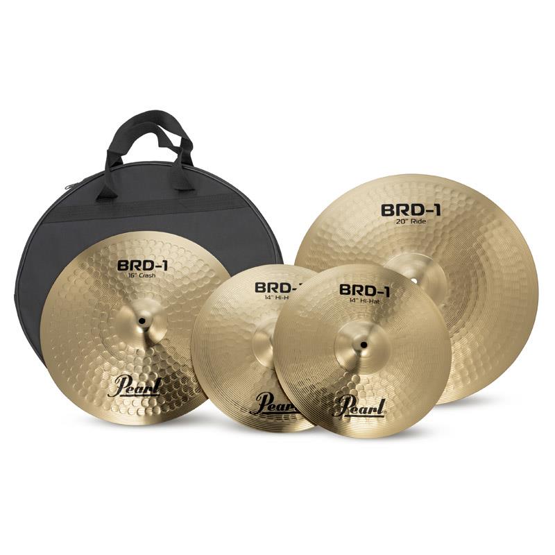 楽器種別：新品Pearl/新品 商品一覧＞＞ドラム【15，000円〜40，000円】 商品一覧＞＞シンバル/その他/Pearl 商品一覧＞＞安心してお買い物頂けるよう、スネアもシンバルも丁寧梱包でお届けします！Pearl BRD-1[BRD Brass Cymbal Set / 20''Ride，16''Crash，14''Hats，ソフトケース付属]商品説明【Pearlより、ハンマリング加工を施したブラス製シンバルセットが登場！】[BRD-1]20インチのライド、16インチのクラッシュ、14インチのハイハットを含む[BRD-1]シンバルセットは、これからドラムを始めるドラマーにとって理想的なドラムセットのアップグレード・オプションです。美しいハンマード加工を施したブラス素材を採用し、耐久性に優れたこのシンバルセットは明るく抜けの良い音色と、輪郭のはっきりとしたスティックレスポンスを実現します。[ドラム演奏を次のレベルへステップアップしたい方へ。]Pearl BRD-1 シンバル・パックは、手頃な価格で本格的なサウンドを求める初心者ドラマーに最適なアップグレード用シンバルセットです。高い耐久性と幅広い音づくりに対応できる音楽的な柔軟性を兼ね備えた、ハンマード加工のブラス製シンバルを採用。明るくクリアな音色と、均一で輪郭のはっきりとしたアタック感を実現しています。20インチのライド、16インチのクラッシュ、14インチのハイハットをセットにし、さらに持ち運びに便利な丈夫なシンバルバッグも付属。自宅練習からスタジオ、ステージまで、あらゆるシーンで活躍します。これからドラムを始める方にも、演奏環境をアップデートしたい方にも、Pearl BRD-1 シンバル・パックはぴったりの選択です。[セット内容・スペック]14'' Hi-Hats（×1）16'' Crash（×1）20'' Ride（×1）Cymbal Case (×1)Material：BrassFinish：Brilliant Finishイケベカテゴリ_ドラム_シンバル_その他_Pearl_新品 SW_Pearl_新品 JAN:4549312876928 登録日:2026/04/30 シンバル パール