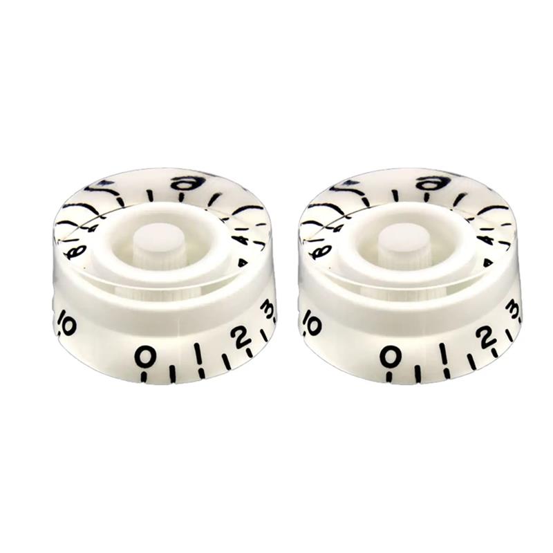楽器種別：新品ALLPARTS/新品 商品一覧＞＞楽器アクセサリ【〜5，000円】 商品一覧＞＞ギター・ベース用パーツ/ノブ・スイッチキャップ・プレート/ALLPARTS 商品一覧＞＞品揃え豊富な当店なら弦、パーツ、ケーブルなどのアクセサリーがまとめて揃います！ALLPARTS Vintage-style Speed Knobs (White) (2個セット) [PK-0130-025]商品説明PK-0130-025は、スピードノブとして知られるギター用ノブのセットです。これらはホワイトカラーで、インチ規格のスプリットシャフト用に設計されています。スピードノブはその名の通り、迅速な音量調整やトーン調整が可能で、演奏中の操作性を向上させるために役立ちます。パッケージには2個のノブが含まれており、ギターのルックスと機能性を同時に向上させます。【特徴】・ホワイトカラー: 明るい外観が特徴で、様々なギターの外観に清潔感を加えることができます。・インチ規格: アメリカ製のギターやその他インチ規格を採用している楽器に適合。・スプリットシャフト用: スプリットシャフトポットに対応し、簡単に取り付け可能。・スピードノブデザイン: 音量やトーンの調整が素早く行えることを目的としたデザイン。【注意点】・互換性の確認: 取り付けるギターのポットのシャフトタイプとサイズがこのノブの仕様と一致するかを事前に確認してください。・取り付けの際の注意: ノブを取り付ける際には、スプリットシャフトの溝にしっかりと合わせてから押し込むことが重要です。無理に取り付けるとシャフトやノブを痛める可能性があります。・保管: 使用しない場合は、直射日光を避け、湿気の少ない場所で保管してください。このスピードノブセットは、操作性と外観を重視するギタリストにとって、非常に便利で効果的なアップグレードオプションです。ホワイトのデザインは、ギターに明るいアクセントを加え、演奏中の調整もスムーズに行えます。※ 商品の仕様、価格並びに付属品などは予告なく変更することがあります。※ 工具の使用や、パーツの取り付け/改造は専門知識が必要になります。自信の無い方はリペアショップに相談下さい。※ 製品の特性上、製造過程で微細な研磨痕や擦れが生じることがございます。これらは製品の品質や性能に影響を及ぼすものではございません。※ お使いのブラウザや環境により実際の商品と色が異なる場合がございます。イケベカテゴリ_楽器アクセサリ_ギター・ベース用パーツ_ノブ・スイッチキャップ・プレート_ALLPARTS_新品 SW_ALLPARTS_新品 JAN:0645208014222 登録日:2025/06/14 オールパーツ