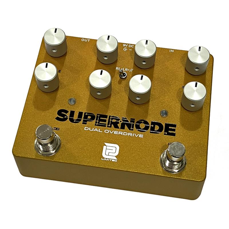 楽器種別：新品LPD PEDALS/新品 商品一覧＞＞エフェクター【30，000円〜60，000円】 商品一覧＞＞ギター用エフェクター/歪み系/オーバードライブ/LPD PEDALS 商品一覧＞＞安心してお買い物頂けるよう、コンパクトもマルチも丁寧梱包でお届けします！LPD PEDALS SUPERNODE商品説明SUPERNODEは、汎用性を重視して設計されたオールアナログのデュアル・オーバードライブ・ペダルです。レイアウトは左右に分かれており、右側は象徴的なODRのオリジナル・バージョンです。ポストクリッピングのBassコントロールと、クリッピング前の低域の量を調整するためのSaturationが追加され、トーンとフィーリングが向上しています。左側はSeventy4 Deluxeのグリーンチャンネルを改良したバージョンです。70年代のSuper Leadのパンチと唸りを、シンプルなレイアウトで再現しています。2つのキラー回路に加え、LPD順序選択スイッチングシステムを搭載しました。ODR→Seventy4（RL）、Seventy4→ODR（LR）、またはODRとSeventy4を並列（//）で接続することが可能です。さらに、このシステムには3つのプログラム可能なバイパスモードがあります。・独立モード各フットスイッチが独立して自身の回路を制御します。・トグルモード回路を重ねることがない場合におすすめのモードです。作動させたい側のスイッチを押すと、反対側は自動的にバイパスされます。・マスターモード回路を常に重ねて使用する場合に最適なモードです。どちらのスイッチを押しても、両側が同時にオン/オフします。■コントロール・74DG(Seventy4 Deluxeのグリーンチャンネル)LEVEL，TREBLE，BASS，DRIVE・ODRLEVEL，SPECTRUM，BASS，DRIVE・ORDER/PARALLEL SWITCHRL，LR，//商品詳細・ソフトタッチ・トゥルーバイパススイッチング、ラストステートメモリー・電源：9VDCセンターマイナス・消費電流：50mA＠9VDCイケベカテゴリ_エフェクター_ギター用エフェクター_歪み系_オーバードライブ_LPD PEDALS_新品 SW_LPD PEDALS_新品 JAN:4573633061244 登録日:2025/11/15 オーバードライブ エルピーディーペダルズ LPDPEDALS
