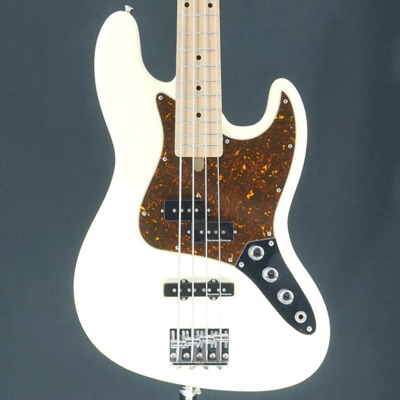 楽器種別：ユーズドSCHECTER/ユーズド 商品一覧＞＞ベース【80，000円〜155，000円】 商品一覧＞＞エレキベース/JBタイプ/SCHECTER 商品一覧＞＞当店のベースは、出荷前に専門スタッフが検品・調整しているので安心です！SCHECTER USED 中古 PA-LS/345商品説明凛として時雨 /345 Modelの中古品が入荷！云わずと知れた 「 凛として時雨 」 のベース、345氏のシグネチャーモデル。その高いコストパフォーマンスを魅せつけ、PROGAUGE ARTISTシリーズとしてラインナップされた当機。このコストパフォーマンスモデルでも、標準的な艶のある塗装ではなく、筆塗りしたかの様な木材の質感を感じられる極薄塗装となっております。テクニカルでトリッキーなバンドサウンドを支えるには、確かなボトム感とエッジのあるアタック感が、低音とバンド全体のリズムを形成させる為に必須な要素と言えます。その為のアッシュボディは正に的を得た選択でしょう。メイプル指板による輪郭がはっきりとしたサウンドも、ピック弾きの時では非常に重要な役割を担います。ピックアップは、出力が強く充分なボトム感が得られるSeymour Duncan：SPB-2・SJB-2bを搭載。バンドに必要な低音と、PJレイアウトでの纏まりあるアタック感はコントロールしやすく、またピック弾きだけでない、スラップ・指弾きといったスタイルやジャンルを選ばず幅広い活躍が期待出来ます。シェクターベースらしい丁寧な仕上がりをみせる、高いコストパフォーマンスは必見です。ファンの方のみならず、品質の良い楽器として、汎用性も高く信頼ある1本をお探しの方にもお薦め出来るモデルになります。僅かな打痕がございますが、比較的キレイなコンディションです。トラスロッドは十分に余裕があり、ネックコンディションも良好です。Weight≒4.18kg付属品：純正ギグバッグイケベカテゴリ_ベース_エレキベース_JBタイプ_SCHECTER_ユーズド SW_SCHECTER_ユーズド JAN:2500030747442 登録日:2025/09/17 エレキベース シェクター