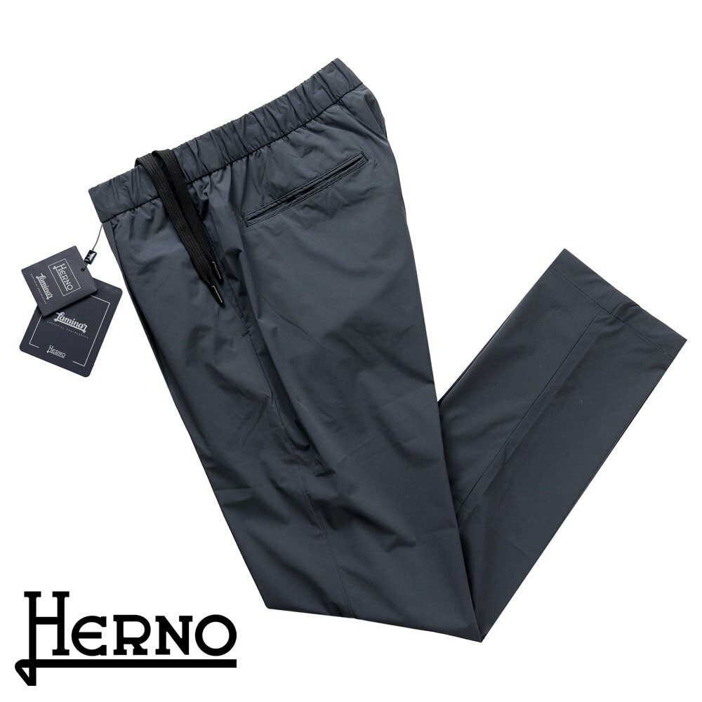 ストレッチマット 【ポイント10倍】ヘルノ HERNO ／ 【国内正規品】 ／ 24SS 撥水軽量スーパーストレッチマットナイロンシャーリングパンツ「PT00001UL（Laminar）」（ネイビー）／ 春夏 メンズ ラミナー ボトムス ドローコードパンツ ナイロンパンツ ウォッシャブル