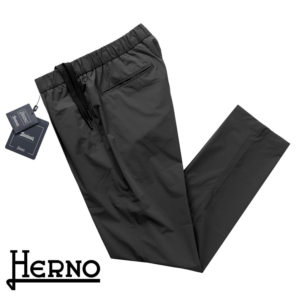 ストレッチマット ヘルノ HERNO ／ 【国内正規品】 ／ 24SS 撥水軽量スーパーストレッチマットナイロンシャーリングパンツ「PT00001UL（Laminar）」（ブラック）／ 春夏 メンズ ラミナー ボトムス ドローコードパンツ ナイロンパンツ ウォッシャブル