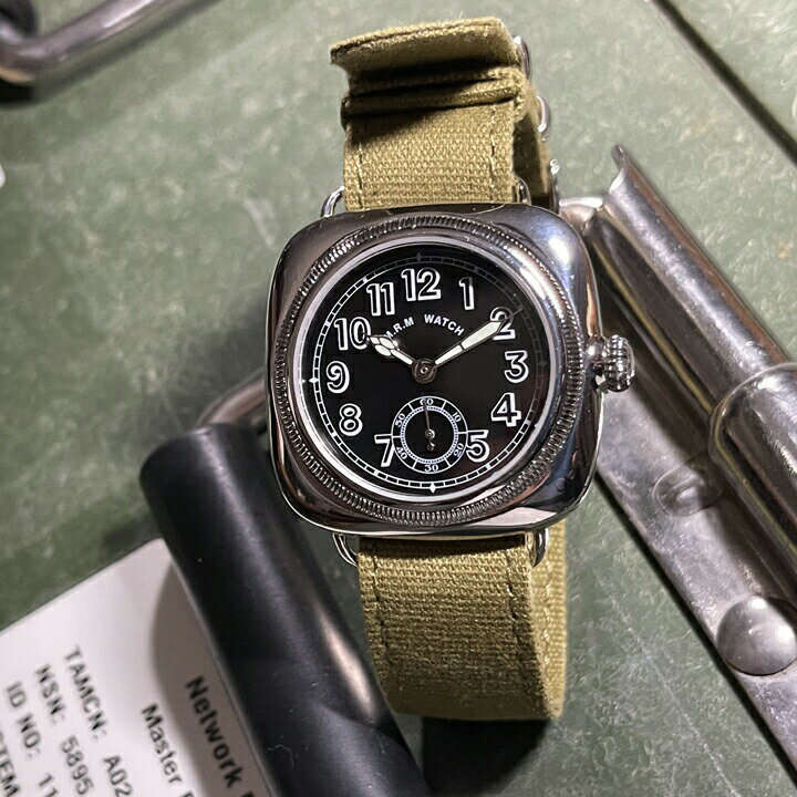 M.R.M.W. モントルロロイ The Cushion Watch ザ・クッションウォッチ クォーツ ブラック文字盤 3気圧防水 正規品 1年保証 ミリタリーウォッチ CU-BL-02【CUBL02】