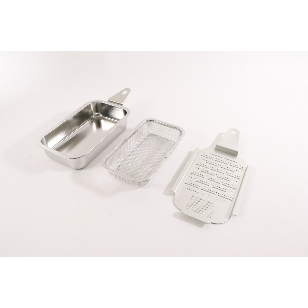 【エントリーでP5倍◆】カンダ kan アルミ角オロシ金（中子付） 燕三条製 燕三条 国産 キッチン用品 キ..