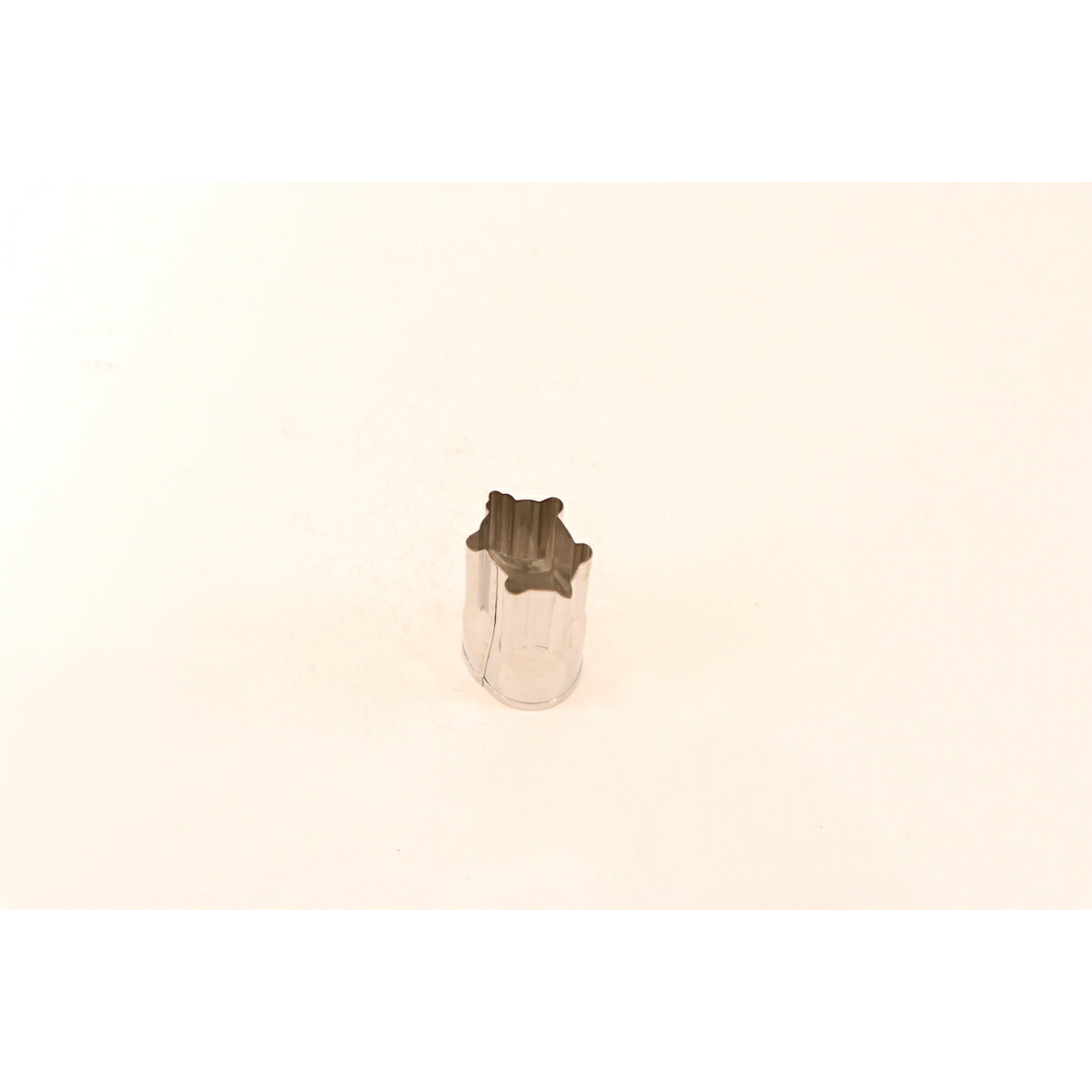 【商品情報】●ステンレス製。●代々培われた匠の技。●食材に＋αの価格を与える「かながた」です。【商品仕様】●高さ：H40mm●材質：18−8ステンレス【注意事項】【使用方法】[キーワード]たかもりの生抜　亀　中　＃2 国産 日本製 キッチンツール 調理器具 製菓 型抜き くり抜き お菓子 お菓子作り クッキー 野菜 キッチン 手作り 野菜カッター お弁当 飾り切り キャラ弁 型 おしゃれ 可愛い かわいい 国産 日本製 キッチンツール 調理器具 製菓 型抜き くり抜き お菓子 お菓子作り クッキー 野菜 キッチン 手作り 野菜カッター お弁当 飾り切り キャラ弁 型 おしゃれ 可愛い かわいい