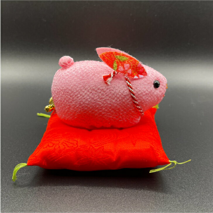 ちりめんウサギ 開運熊手大入 大吉 縁起物 大黒 恵比須 一億万両 勝負運 大入札 新年 玄関飾り オフィス 自宅 会社 開店祝い 松竹梅 運気上昇 クマデ かわいい 仕事運 門飾り かき集める 幸運 お祝い お正月 熊手 升 癒し 兎 ぬいぐるみ 2023年 十二支 合格 [3]