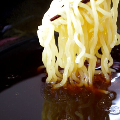 北海道美食生活 \最大300円OFFクーポン配布中/麺’S 菜ヶ蔵 ( ながくら ) 黒醤油 ラーメン 2食入 メール便 送料込 買いまわり お試しラーメン ご当地ラーメン 食品 お取り寄せグルメ お土産 醤油ラーメン 常温SDGs ポスト投函 画像3