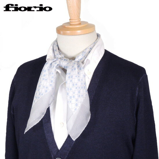 fiorio（フィオリオ）プリントシルクスカーフ ブルー 64×63cm イタリア製 STRASBURGO別注ユニセックス　スカーフ　クラシック