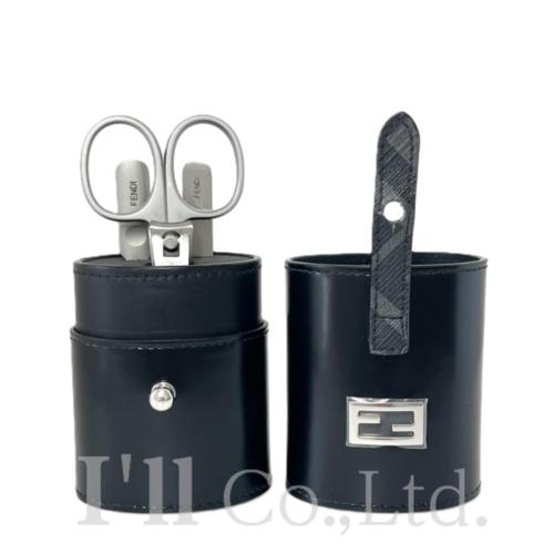 【中古】FENDI フェンディ グルーミング ネイルケアセット 7AS032 レザー メタル ブラック シルバー ブランド小物 ポーチ 爪切り ネイルクリッパー...