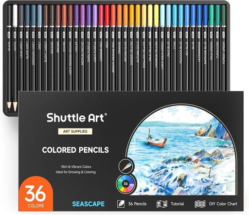 【海色36色セット】海景を描くために厳選された36色の色鉛筆セットです。ブルー系で、穏やかな海や波を砕き飛ばすような波が創れます。カラー番号がはっきりと表示され、中に入っていたDIYカラーチャットを見ながら、必要な色を簡単に探すことができます。 【優れた品質】芯が柔らかく、削るときも描くときも折れにくいです。描き心地は滑らかで、紙への定着性に優れています。鮮やかに発色し、色付けやすく、変色や褪色もめったになく、長時間保つことができます。色を重ねたり濃淡をつけたりすることができます。 【安全で使いやすい】無毒無酸で、環境にも体にも優しく、大人はもちろん、子供も安心して使えるセットです。ペン先がすでに削り済みで、届いたらすぐ描き始めます。細い丸軸は軽量で、力を込めて描く必要がなく、握りやすいです。英語の塗り方チュートリアル付きで、初心者でも人物画を楽しめるカラーペンセットです。 【様々な利用シーン】何種類の青色があり、海の景色を描くことに最適です。イラスト、デザイン、スケッチ、落書き、大人の塗り絵に適しています。おしゃれなケースで、入学お祝い、新学期プレゼントとしてもおすすめです。