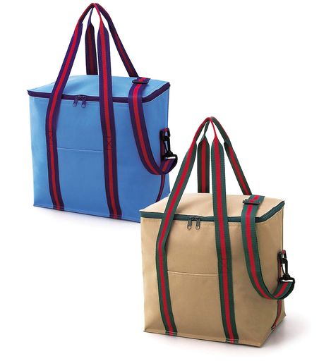 商品サイズ:約 縦 30x横 30xマチ20cm(持ち手含まず)、 商品重量:約 310g 、 材質: ポリエステル・アルミ蒸着、 セット内容 : ベージュ・ブルー 2色 セット ●1.5 Lが6本! アウトドアで活躍するビッグクーラー! ○暑い日のお出かけにピッタリの、大容量サイズのクーラーバッグです。○内側は開口部の裏まですべてアルミ蒸着仕様で、高い保冷性・保温性を確保。 ○行楽、レジャー、キャンプ等にたいへん便利です。○ヒモは長さ調節可能なので、肩からでも掛けられます。○ピクニック、キャンプはもちろん、遠足や運動会などでも便利です。 使用上のご注意※容量以上のものを詰め込んだり、極めて重いものを入れて使用しないでください。※濡れたまま他の物と重ねておいたり、濡れた物を直接入れないで下さい。色移りする恐れがあります。