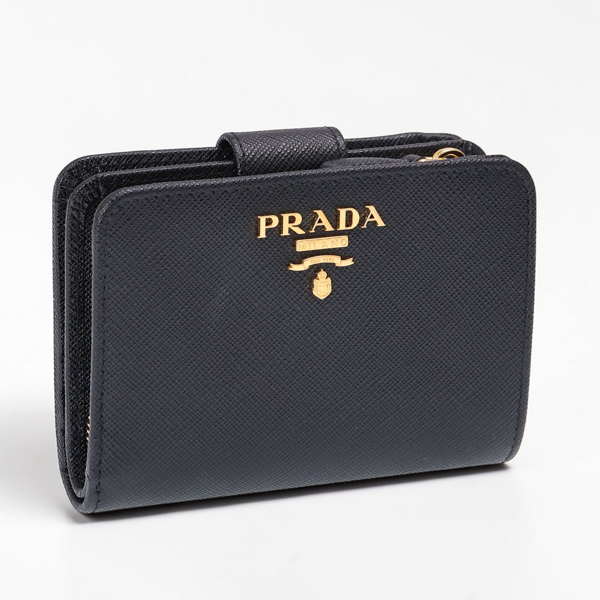〈クーポン5%OFF〉プラダ／PRADA メタルロゴ・型押レザー2つ折り財布・中財布(ブラック) 1ML018 SAFFIANO METAL(QWA)NERO[返品OK]