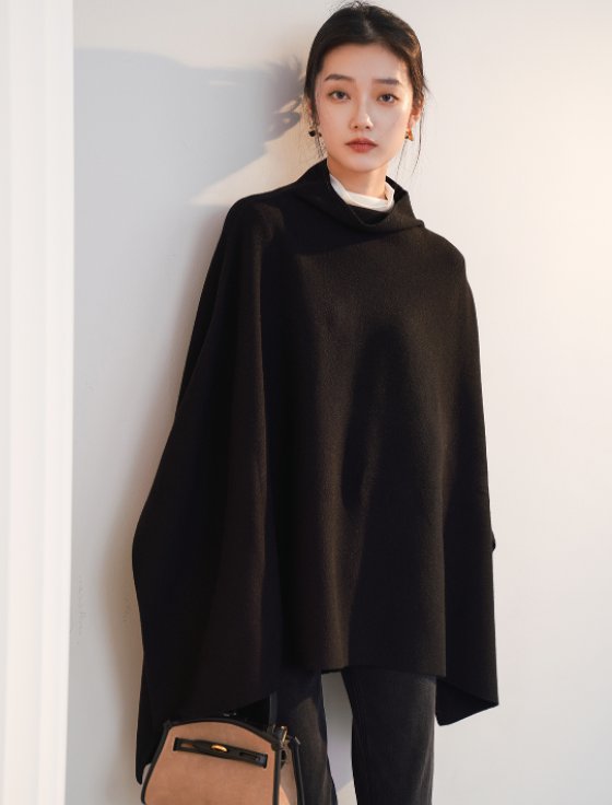 ポンチョコート ケープ マント アウター 羽織 フード付き 無地 体型カバー ゆったり きれいめ エレガント 上品 シンプル ベーシック お出かけ デート 普段使い デイリー 着回し 通勤 オフィスカジュアル OU-001MS