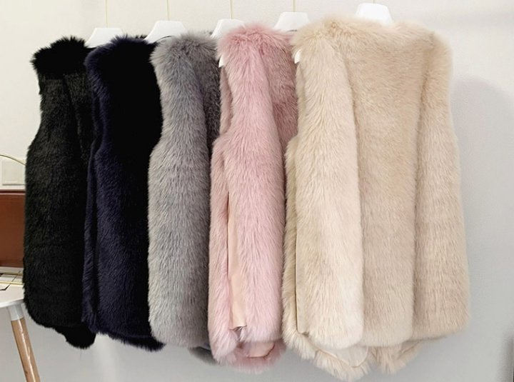 エコファーベスト ベスト イミテーションファー フェイクファー アウター Vネック レディース 前下がり 大きめサイズ 大きいサイズ サイズ豊富 秋冬 ふわふわ ワントーン 無地 ミディアム ノースリーブ あったか 防寒 トレンド きれいめ エレガント シンプル カジュアル 通勤