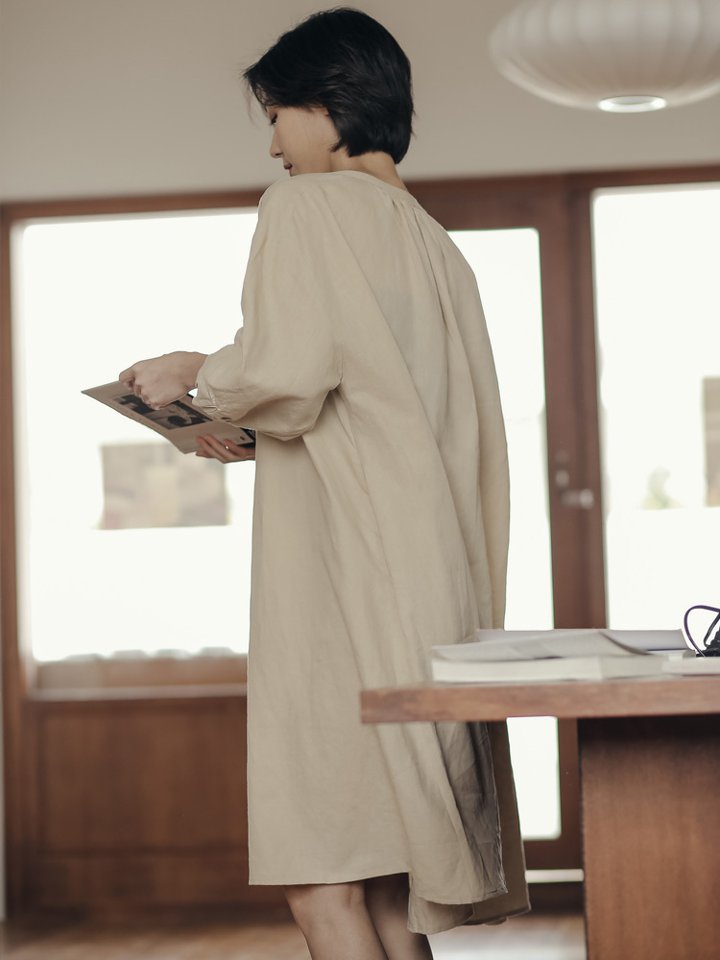 コットンリネンワンピース ワンピース シャツワンピース 麻 リネン コットン 7分袖 七分袖 ミディ丈 膝下 ひざ下 ゆったり フロントボタン 前ボタン ふんわり ランタンスリーブ ランタン袖 ぽわん袖 バルーン袖 ラウンドネック フロントボタン 前ボタン ルーズウエスト