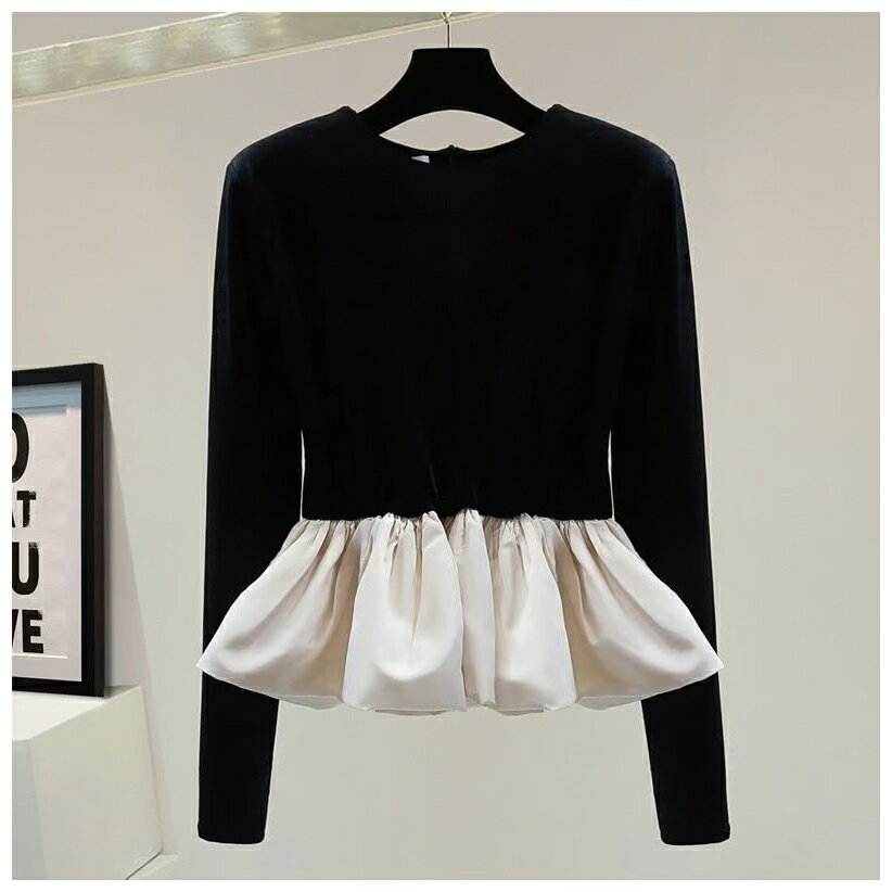 人気 ベロアペプラムトップス トップス 長袖 ベロア ペプラム ブラック 黒色 ベージュ 秋 冬 新作 トップス きれいめ フェミニン モード トレンド 大きいサイズ S 3XL 韓国 体型カバー シンプル 着回し おしゃれ レディース 20代 30代 40代のサムネイル
