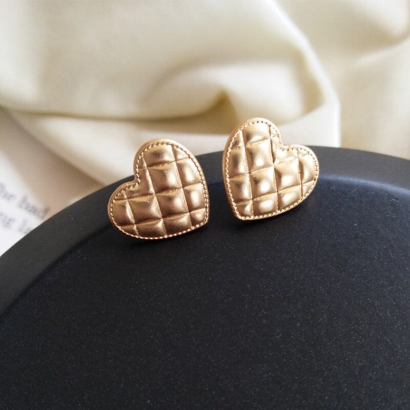 ハート マトラッセ ピアス 立体的 シンプル アクセサリー フェミニン レトロ きれいめ 大人可愛い デー..