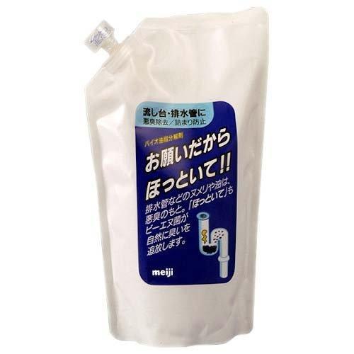 商品名 協栄販売 お願いだからほっといて 台所用 詰替用 500mL 内容量 500mL 商品説明 ●悪臭の除去：BN菌がヌメリ、油の悪臭物質を分解し、二酸化炭素や水などの無臭物質に変換するため、いつの間にか「ほっといても」悪臭が元からなくなります。●排水管の詰まり防止：流し台の排水管のトラブル源となる、汚れ、油、澱粉、タンパク質などのパイプ内壁の付着物をBN菌の分泌する種々の酵素で強力分解し、除去します。 成分 BN菌(枯草菌)、脂肪酸ナトリウム、アルコール、消臭液 使用方法 ・キャップの元を持ちながらキャップを左右にひねって切り取って下さい。・空のボトルにゆっくりと注ぎ入れて下さい。・詰替後、残った場合はキャップをきちんとしめて室温にて保管して下さい。・カラになったパックは小さくまるめて条例に従い処理して下さい。 注意事項 ・幼児の手が届く所に置かないで下さい。・誤って眼に入った場合には擦らずに水で洗浄して下さい。・万一飲み込んだ場合は水を飲ませる等の処置をする。・上記用途以外には使用しないで下さい。・容器の側面を強く持ってキャップをあけると原液が飛び出す恐れがあります。・微生物を使用しているので、強酸・強アルカリ性のパイプ洗浄剤、殺菌剤、消毒剤等の併用はさけて下さい。・保管は室温にてお願い致します。・石けん使用のため、冬場稀に固化することがありますが性能には影響ありません。 備考 ※パッケージデザイン等は予告なく変更されることがあります。 ※メーカー都合により商品のリニューアル・変更及び原産国の変更がある場合があります。 区分 雑貨 製造国・原産国 日本 製造販売元 協栄販売 JANコード 4945682155166 広告文責・販売事業者名:株式会社ビューティーサイエンス TEL 050-5536-7827