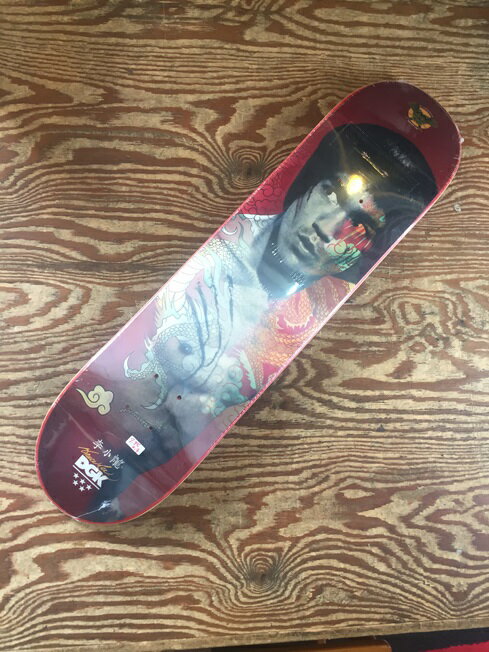 DGK スケートボードデッキ ブルースリー スケート デッキ ホログラム ストリート おすすめ 大人 初心者 sk8 板 SKATEBOARD【送料無料】