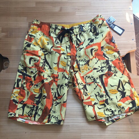 Rakuten - VOLCOM ボルコム 海パン メンズ サーフパンツ ボードショーツ 水陸両用 海 川遊び 夏 LIPSMOD 正規品【送料無料】