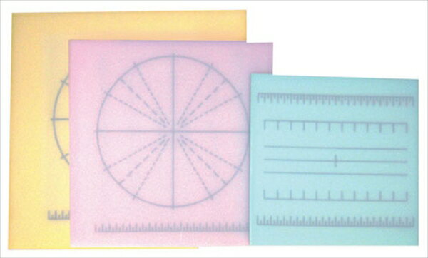 【特長・仕様】《特長》・目盛り付きの為、簡単にパンやケーキ、又巻き寿司等がお好み のサイズにカットが出来便利です。・積層式(3枚)の為、傷んだり、汚れたら、剥がして1枚で 3回使用できるので衛生的でお得です。・両側に目盛り表示の為、裏表両面使用が出来ます (食材により使い分け等)。※規格品以外に｢長さ、幅、厚さ｣及び｢カラー(ブルー、イエロー、 ピンク等)｣の特注も承ります。 カラーの場合は｢厚さ3板｣となります。・耐熱温度:80℃規格,カラー,幅×奥行×厚さ(),質量()L,ブルー ,350×350×9,1.1