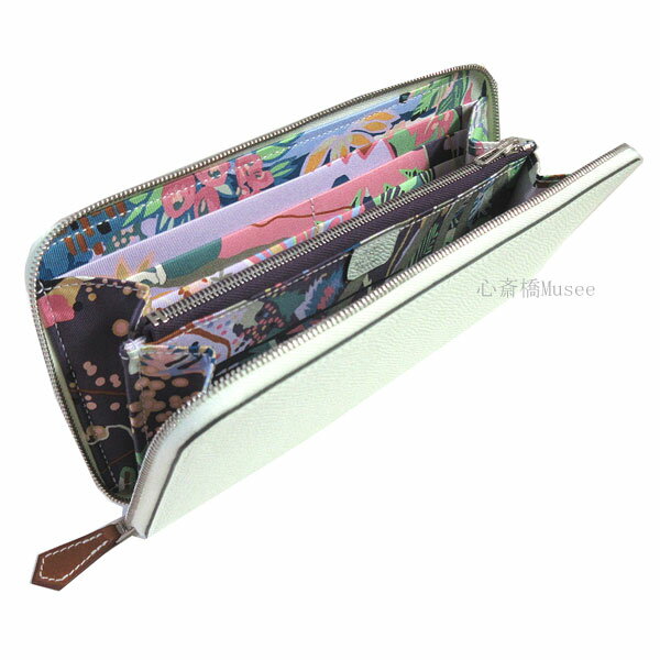 ≪ 新品 ≫ エルメス アザップ シルクイン ラウンドファスナー 長財布 「 En Liberte 自由に 」 犬 ヴェールフィズ エプソン シルク 100% シルバー金具 HERMES Wallet Azappe Silkin " En Liberte " Dog Vert Fiz Epsom Silver 箱 リボン ラッピングのサムネイル