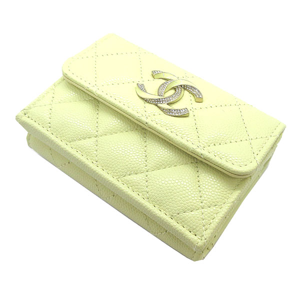 CHANEL『スモールフラップウォレット（AP3338B10738NN289）』