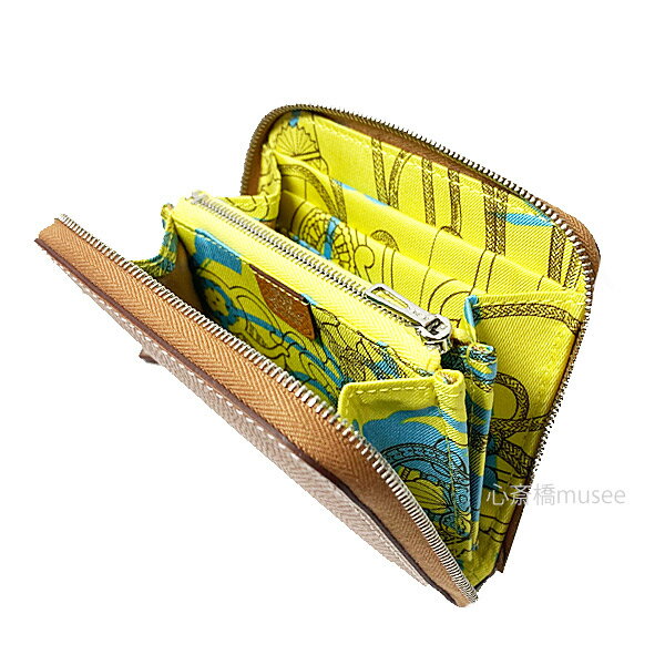 ≪ 新品 ≫ エルメス アザップ シルクイン コンパクト ラウンドファスナー ミニ財布 ゴールド " クリケティス " エプソン シルク 100% シルバー金具 HERMES Wallet Azappe Silkin Compact Gold Cliquetis 箱 リボン ラッピングのサムネイル