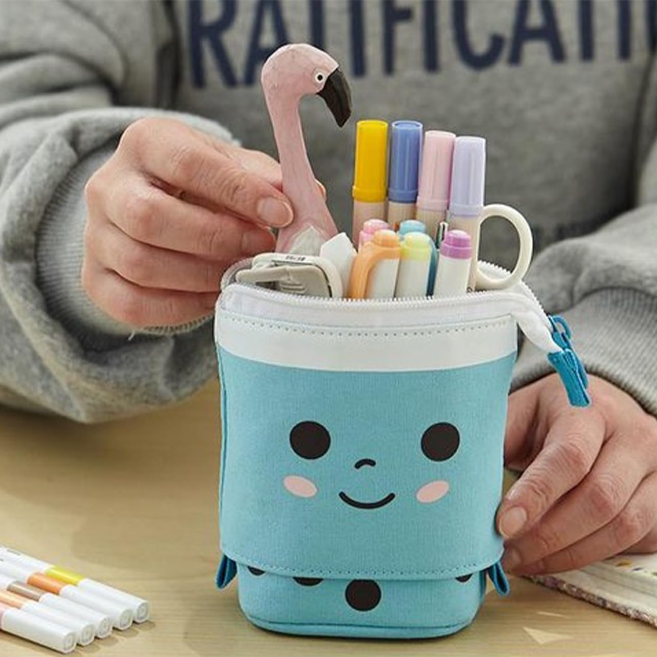 ペンケース 立てられる タピオカ 2way ペンスタンド 自立式 伸縮 ペン ホルダー ポーチ ペン立て かわいい 文房具 筆箱 筆入れ 大容量 おしゃれ 小物...