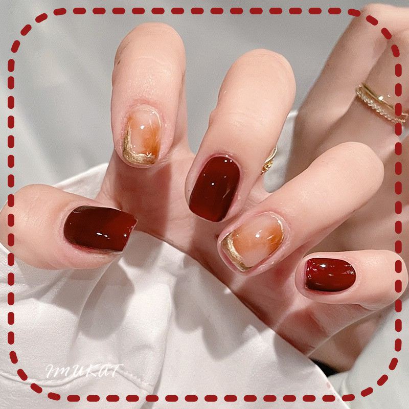 ネイルチップ ショート ワインレッド ブラウン ゴールド 可愛い 美人 光沢感 おしゃれ 優しい 高級感 透明感 光沢感 大人 個性的 おしゃれ 披露宴 成人式 デート 遊園地 ピクニック 卒業式 レディース ギフト プレゼント 秋 冬 披露宴 デート